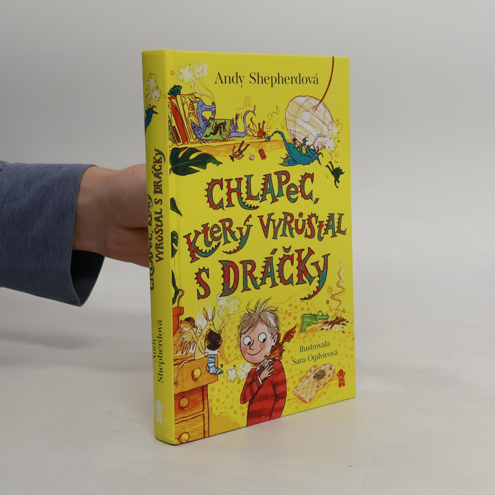 Andy Shepherd Chlapec, který vyrůstal s dráčky