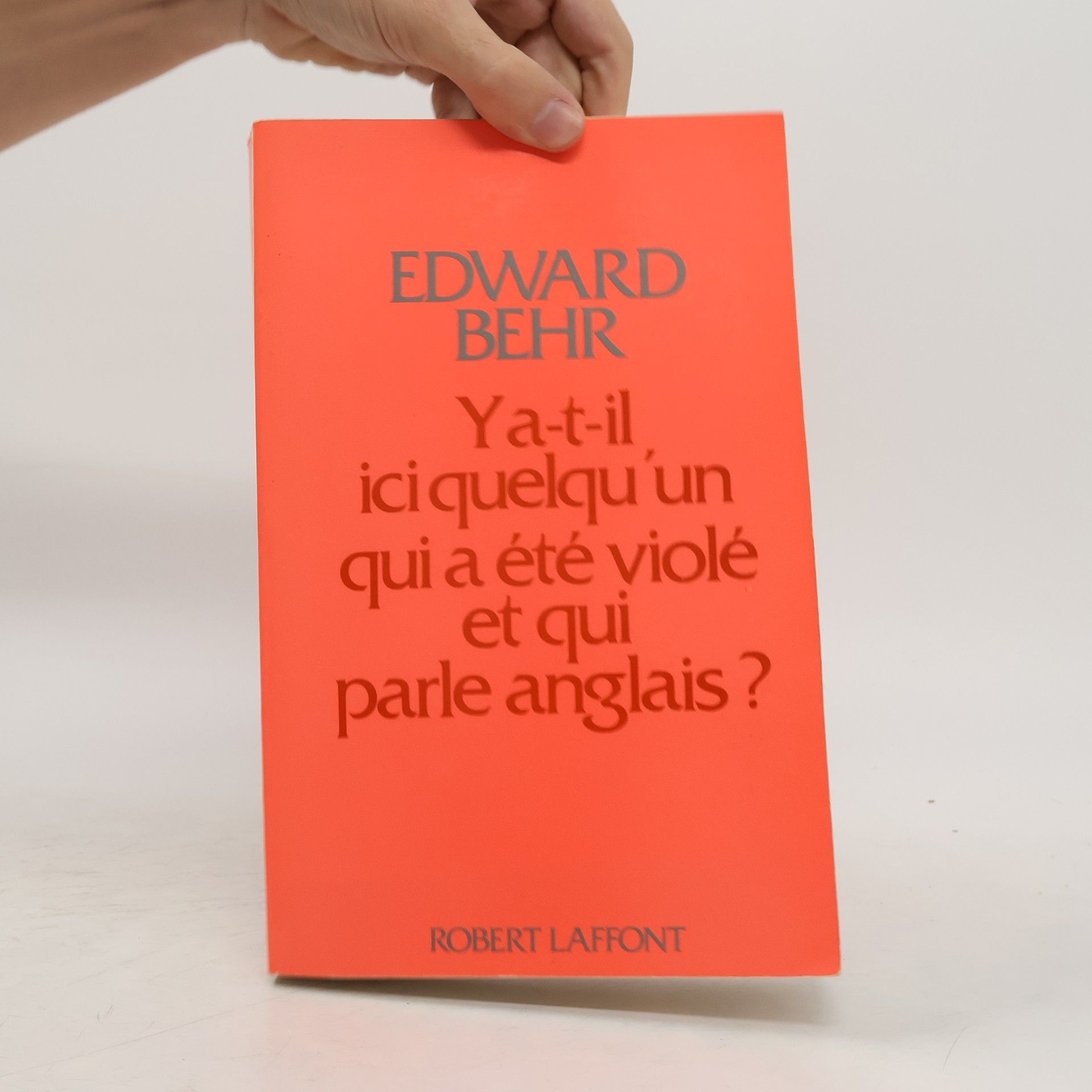 Edward Behr Y a-t-il ici quelqu'un qui a été violé et qui parle anglais?