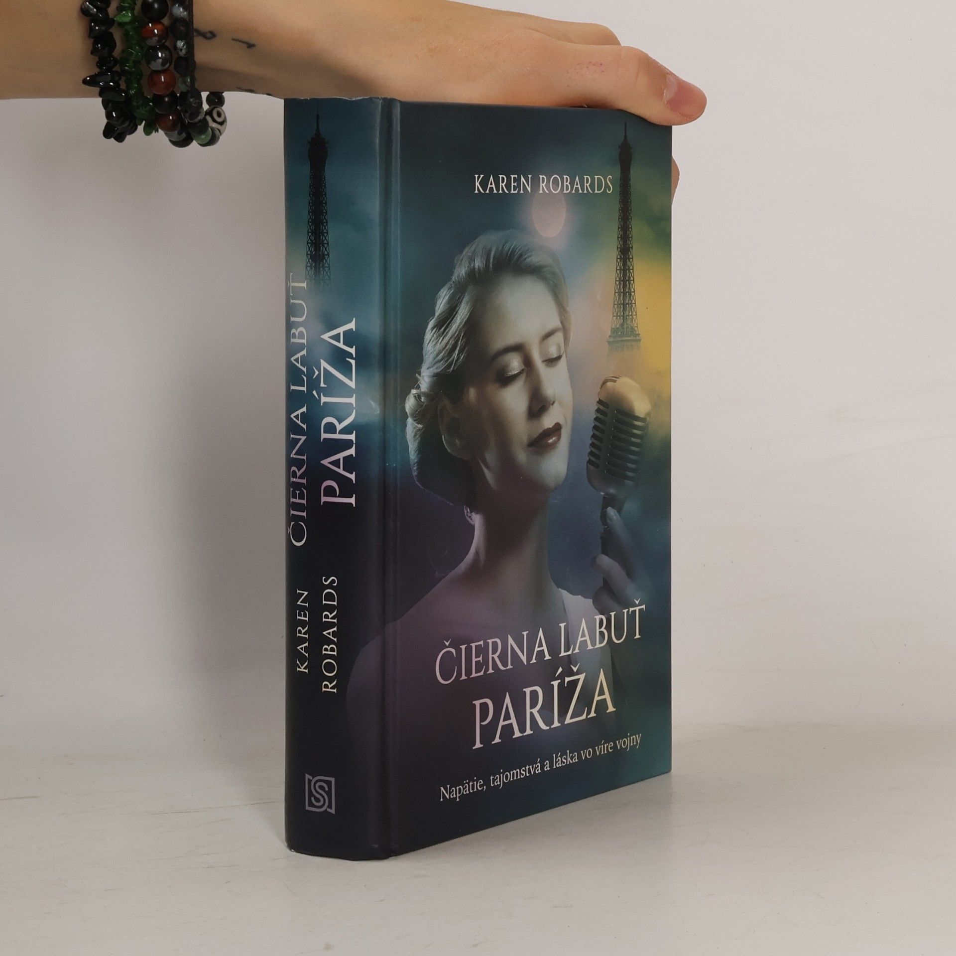 Karen Robards Čierna labuť Paríža