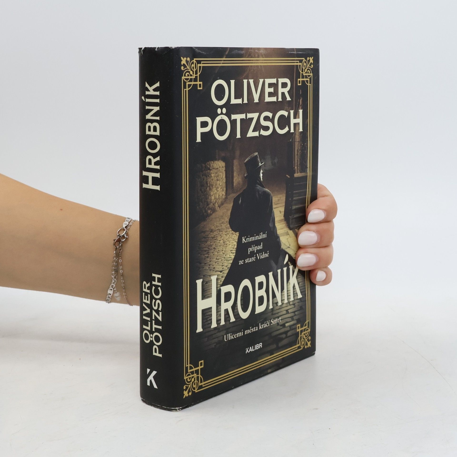 Oliver Pötzsch Hrobník