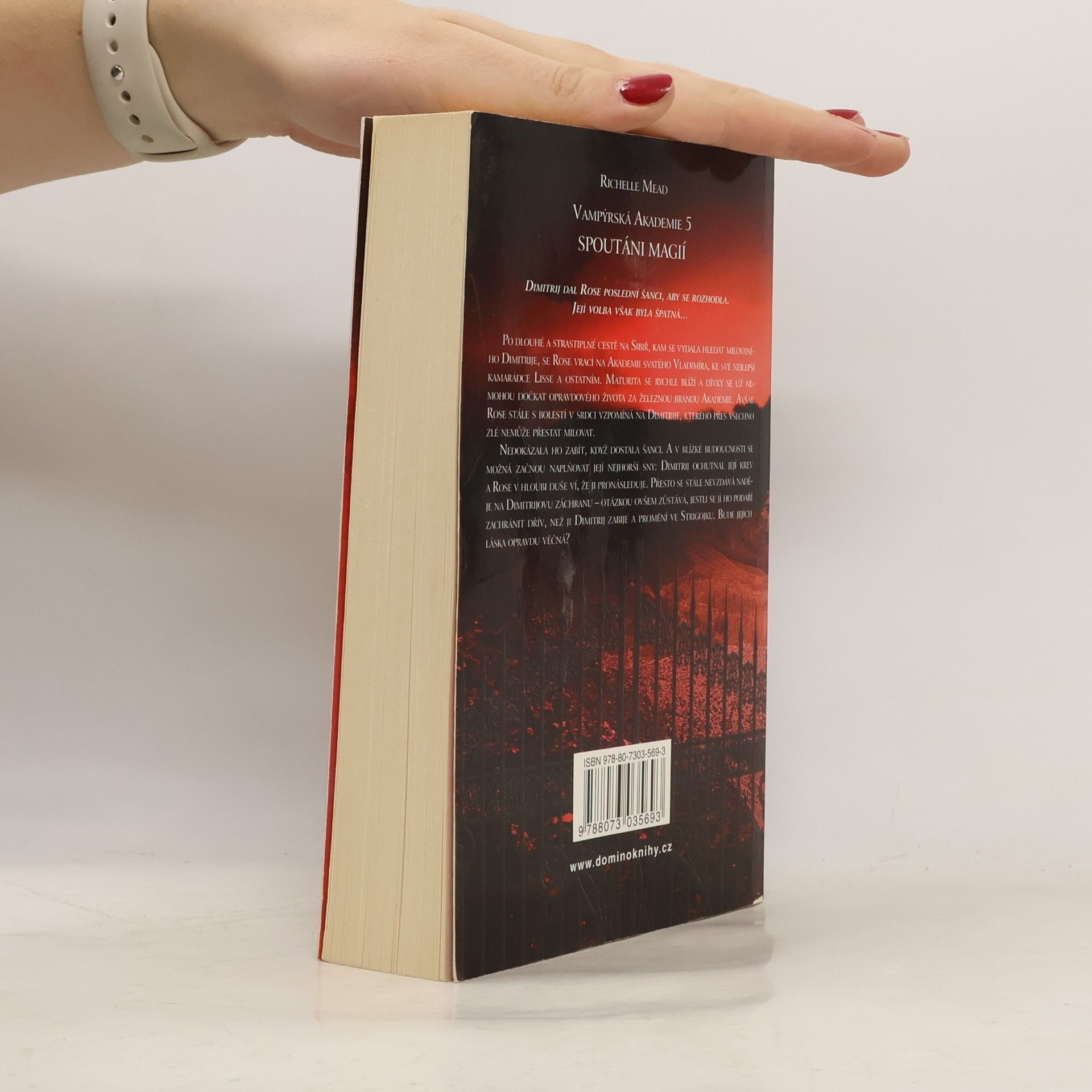 Richelle Mead Vampýrská akademie 5: Spoutáni magií