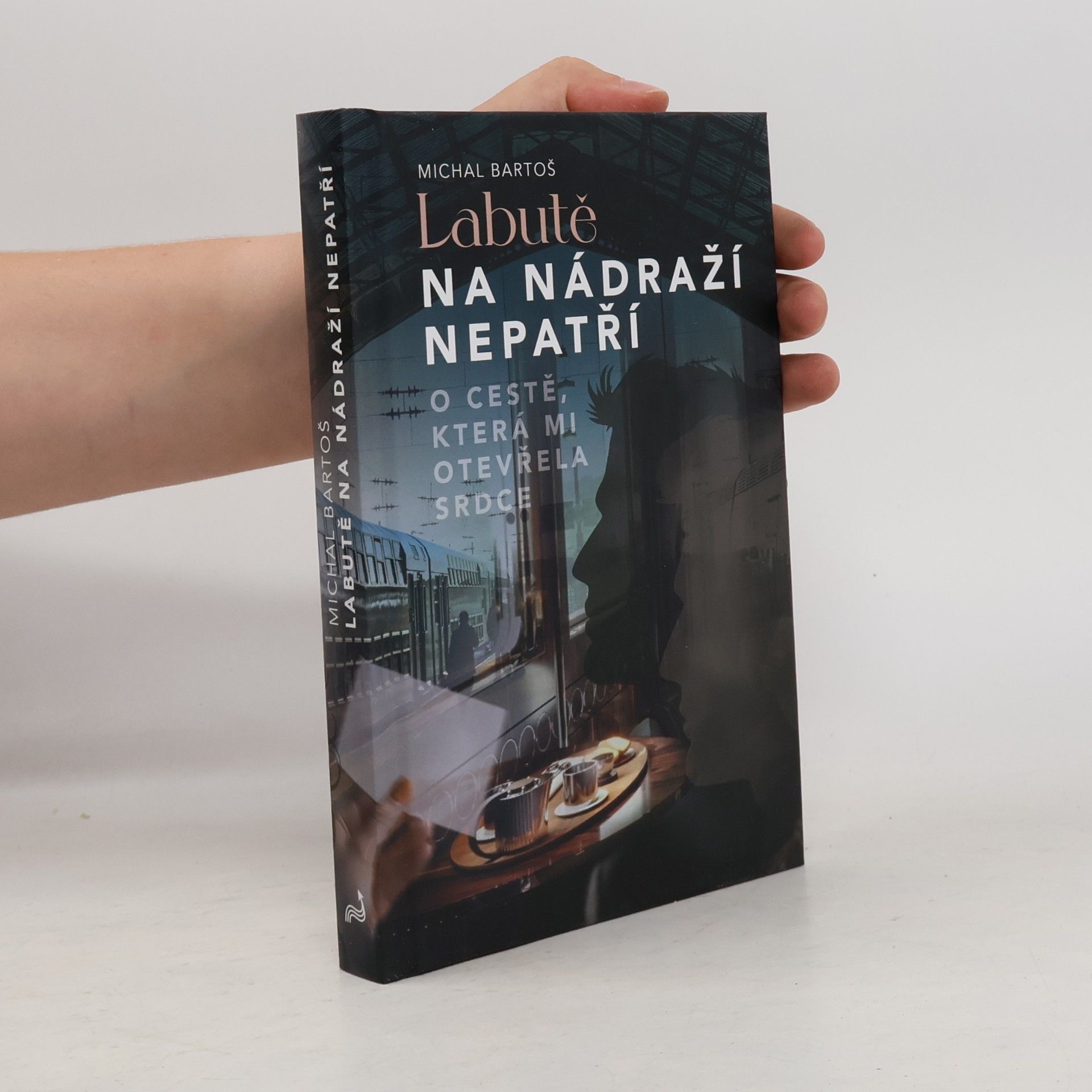 Michal Bartoš Labutě na nádraží nepatří