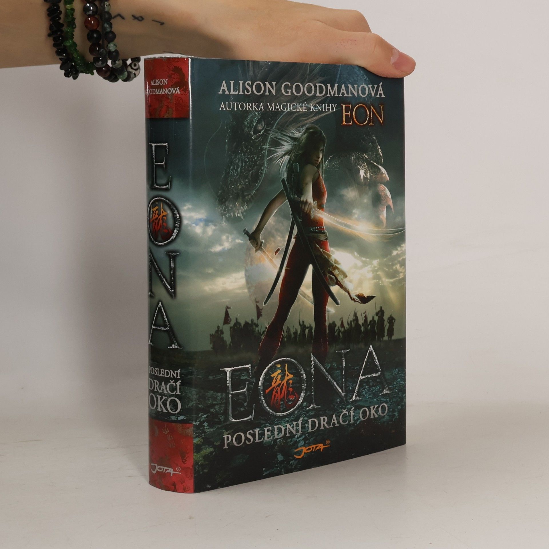 Alison Goodman Eona. Poslední dračí oko