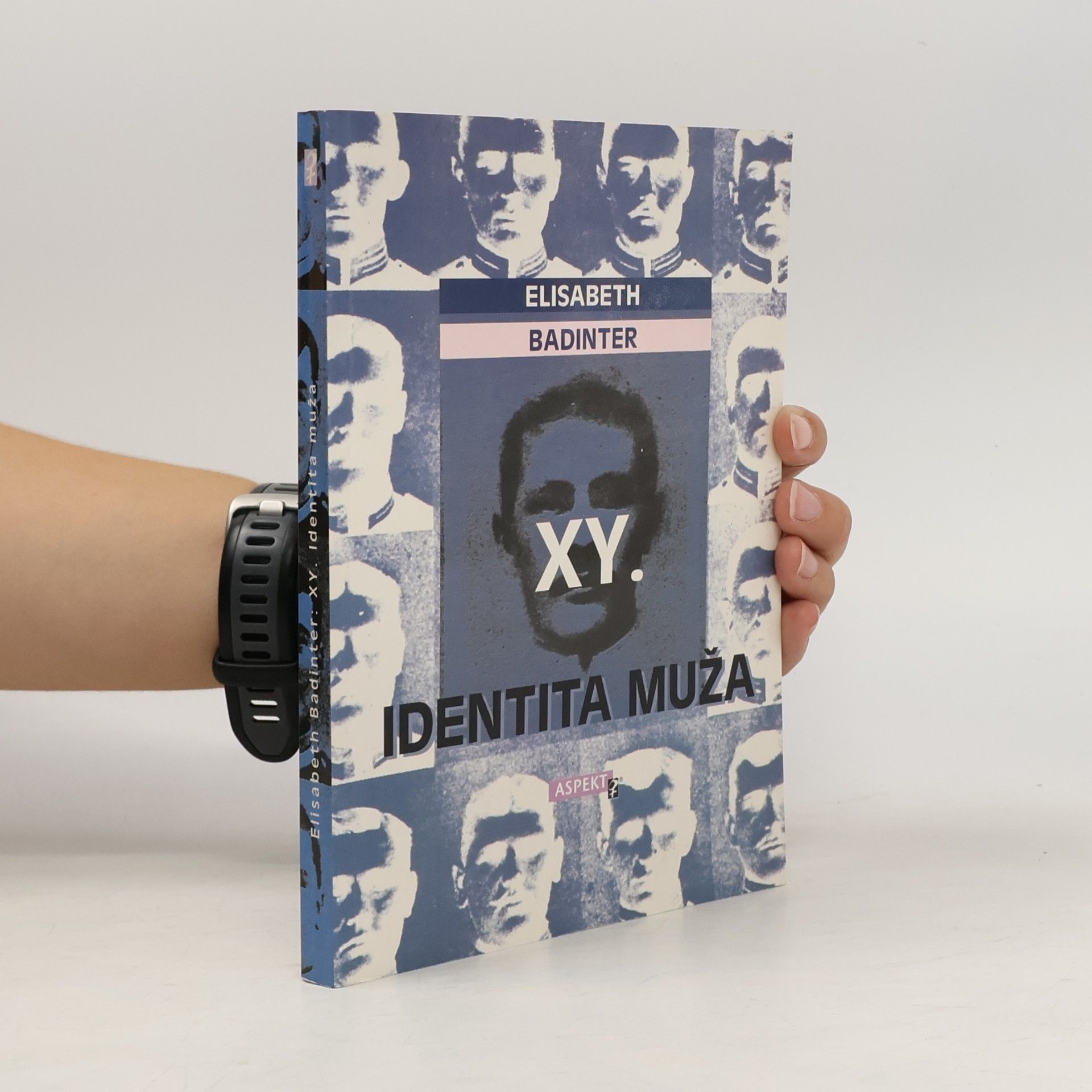 Élisabeth Badinter Identita muža