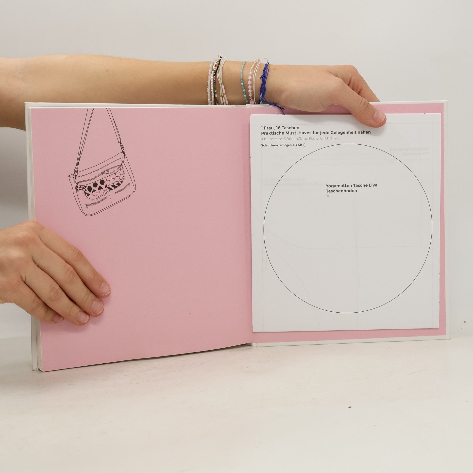 Fadenschein 1 Frau 16 Taschen