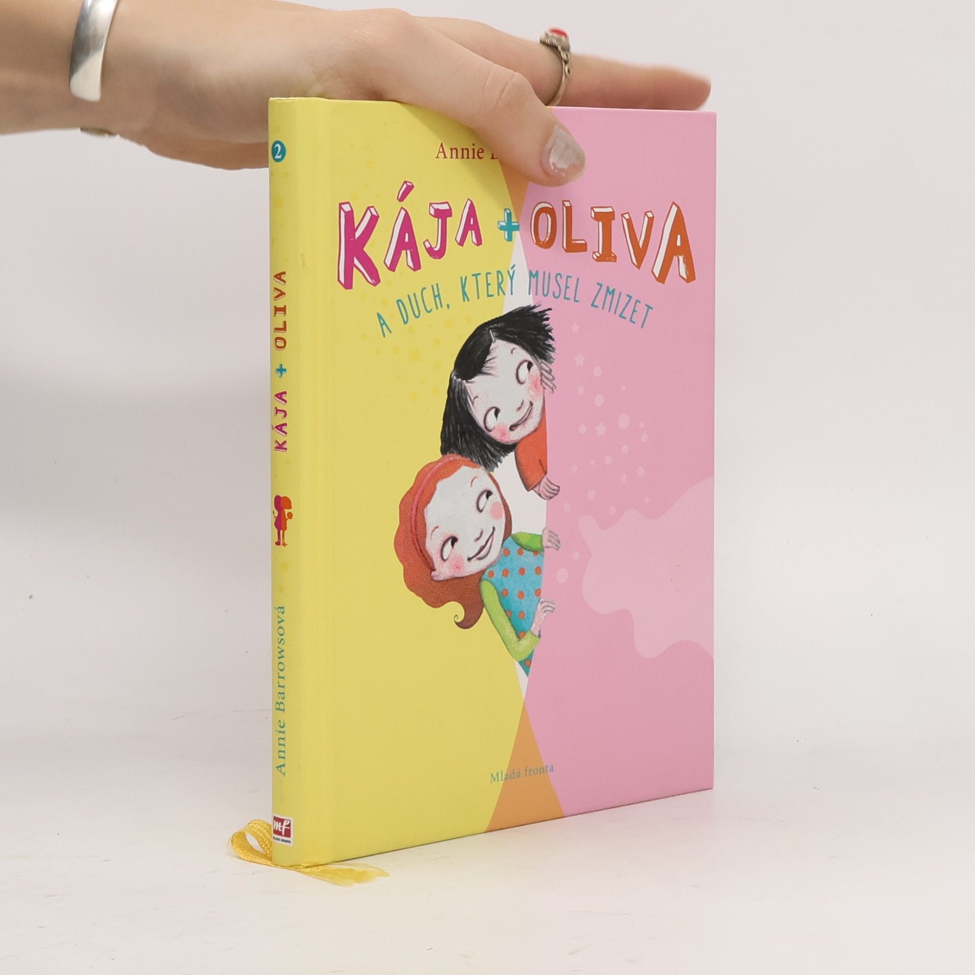 Annie Barrows Kája + Oliva a duch, který musel zmizet