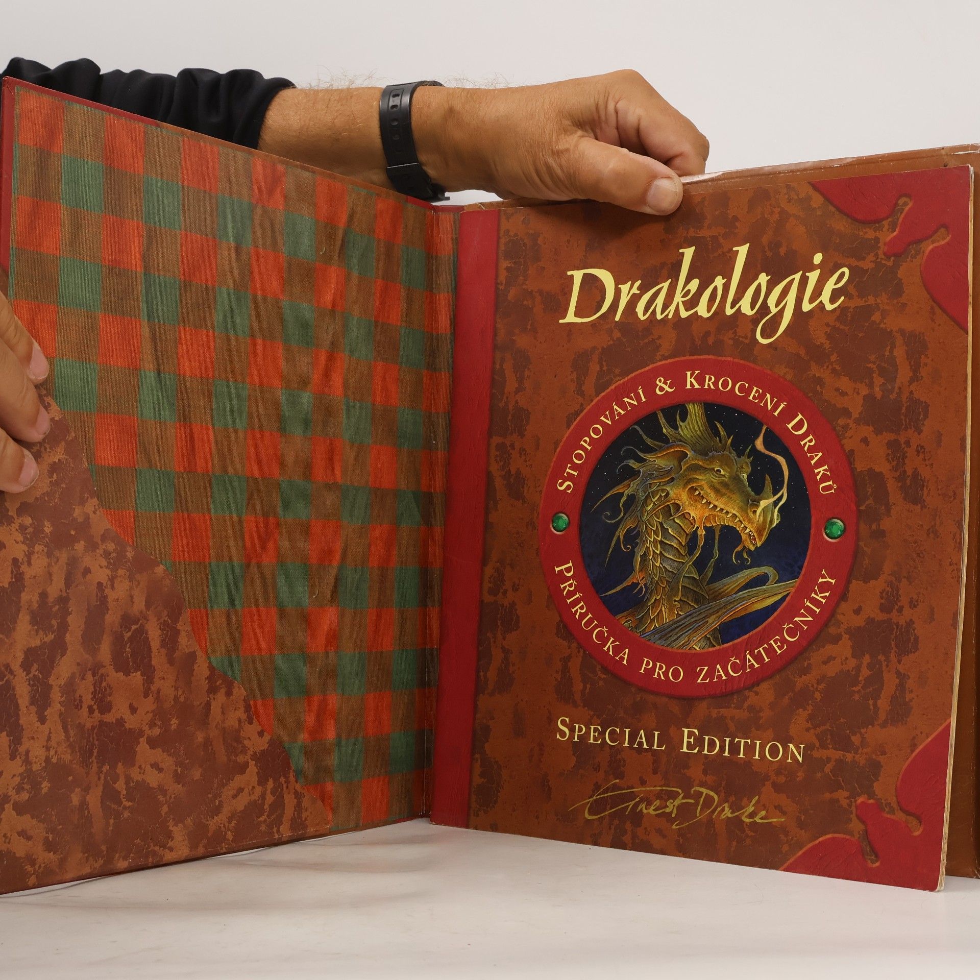 Dugald A. Steer Drakologie - stopování a krocení draků, příručka pro začátečníky