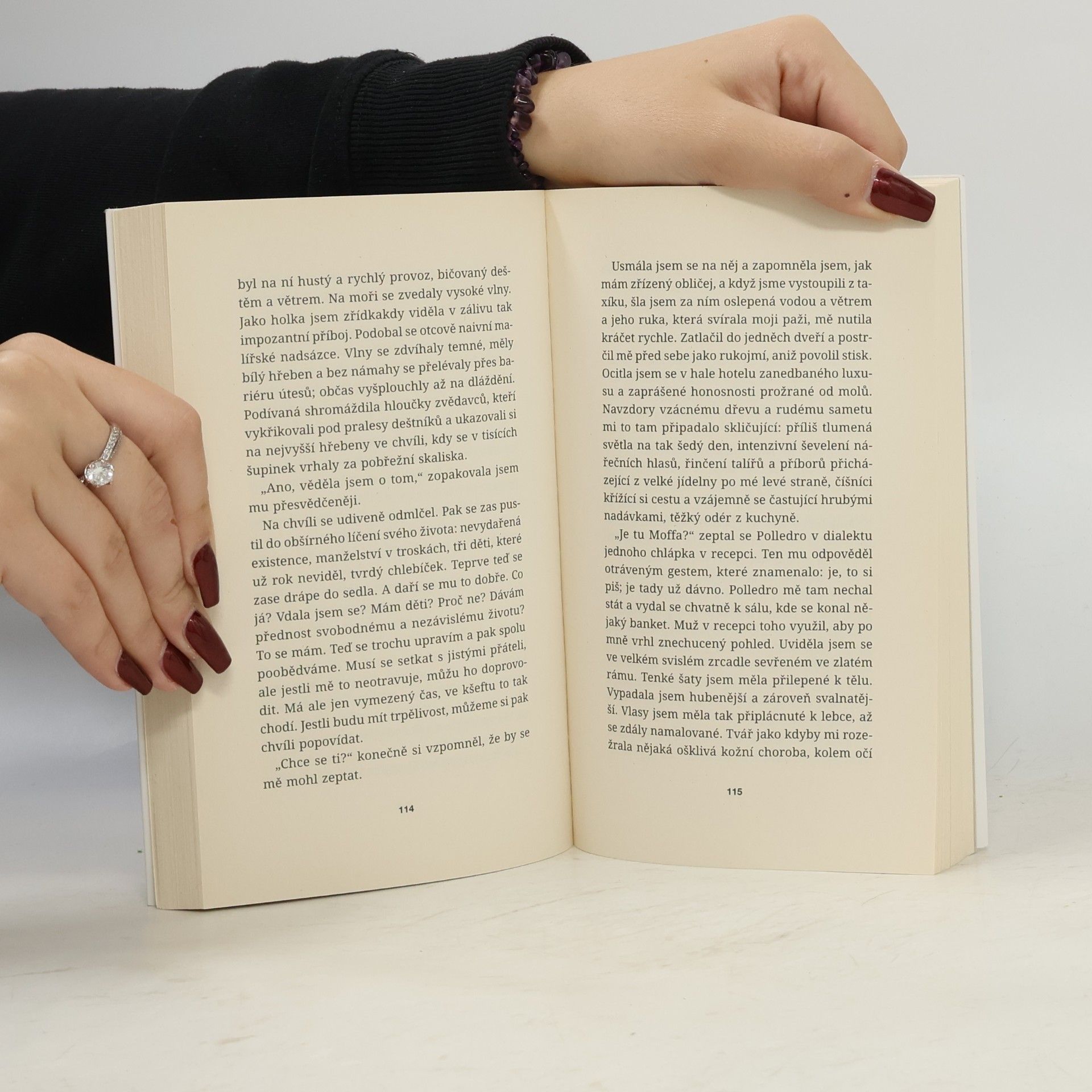 Elena Ferrante Tíživá láska