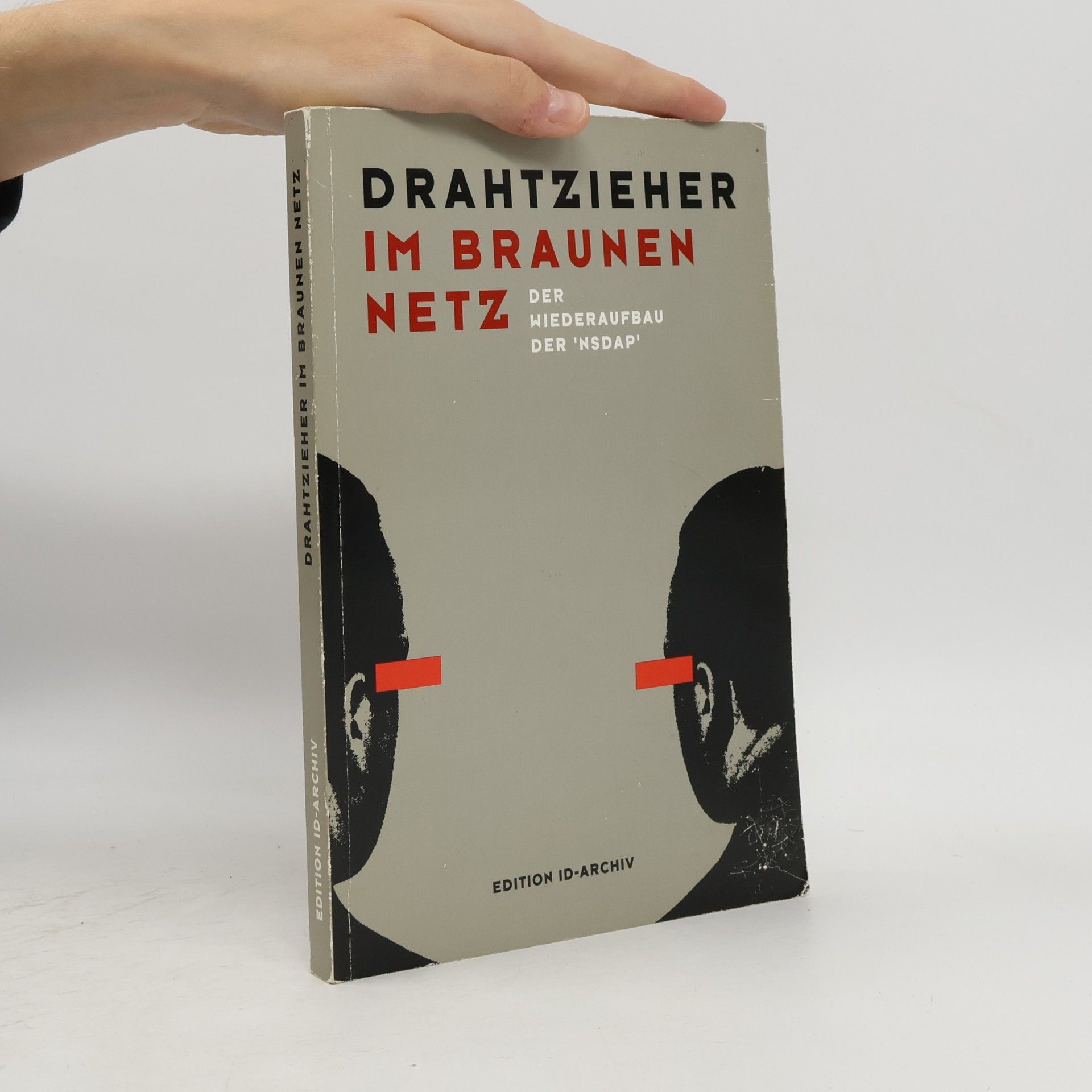 Drahtzieher im braunen Netz