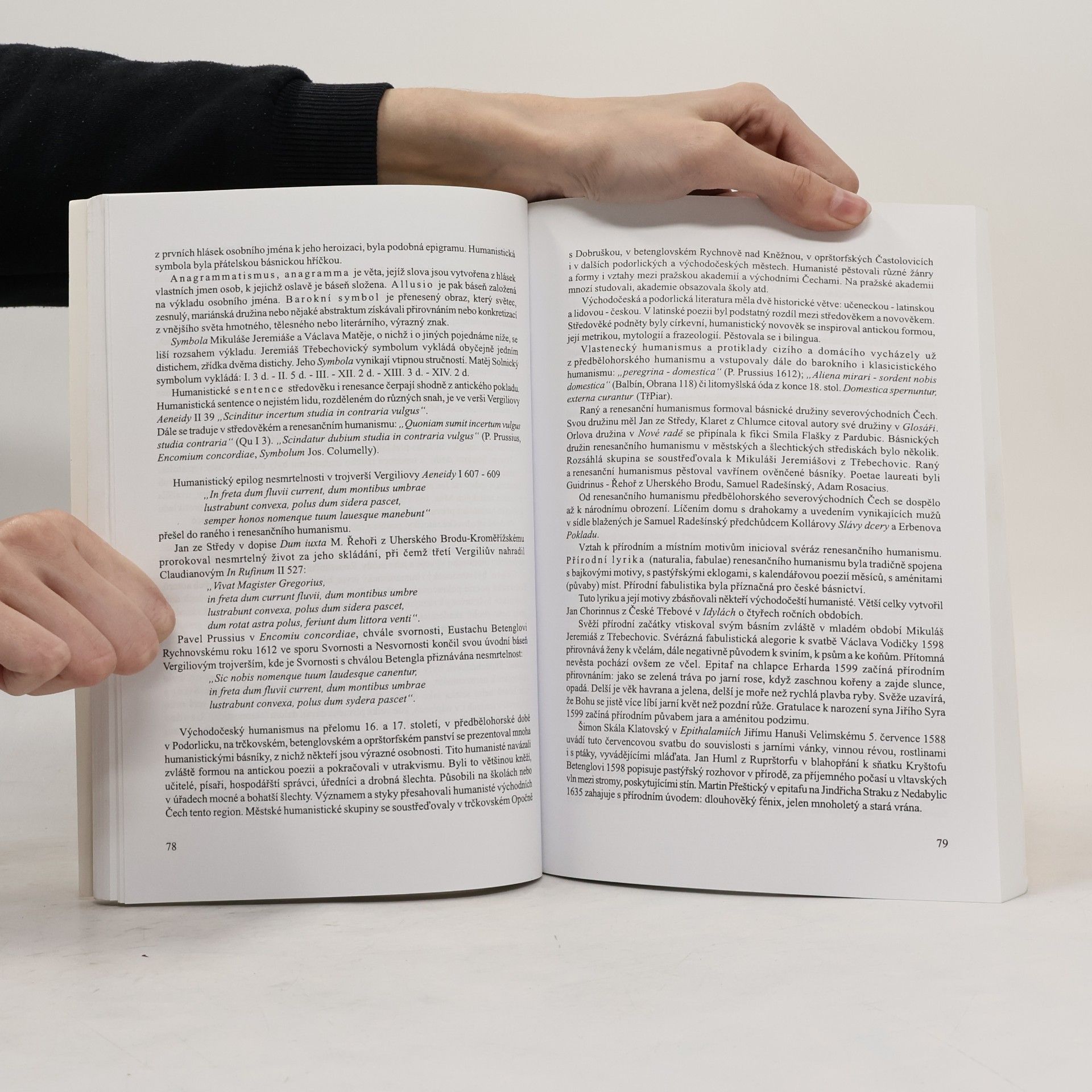 Tříška Josef Latinská a česká literatura na pomezí Čech, Moravy a Slezska