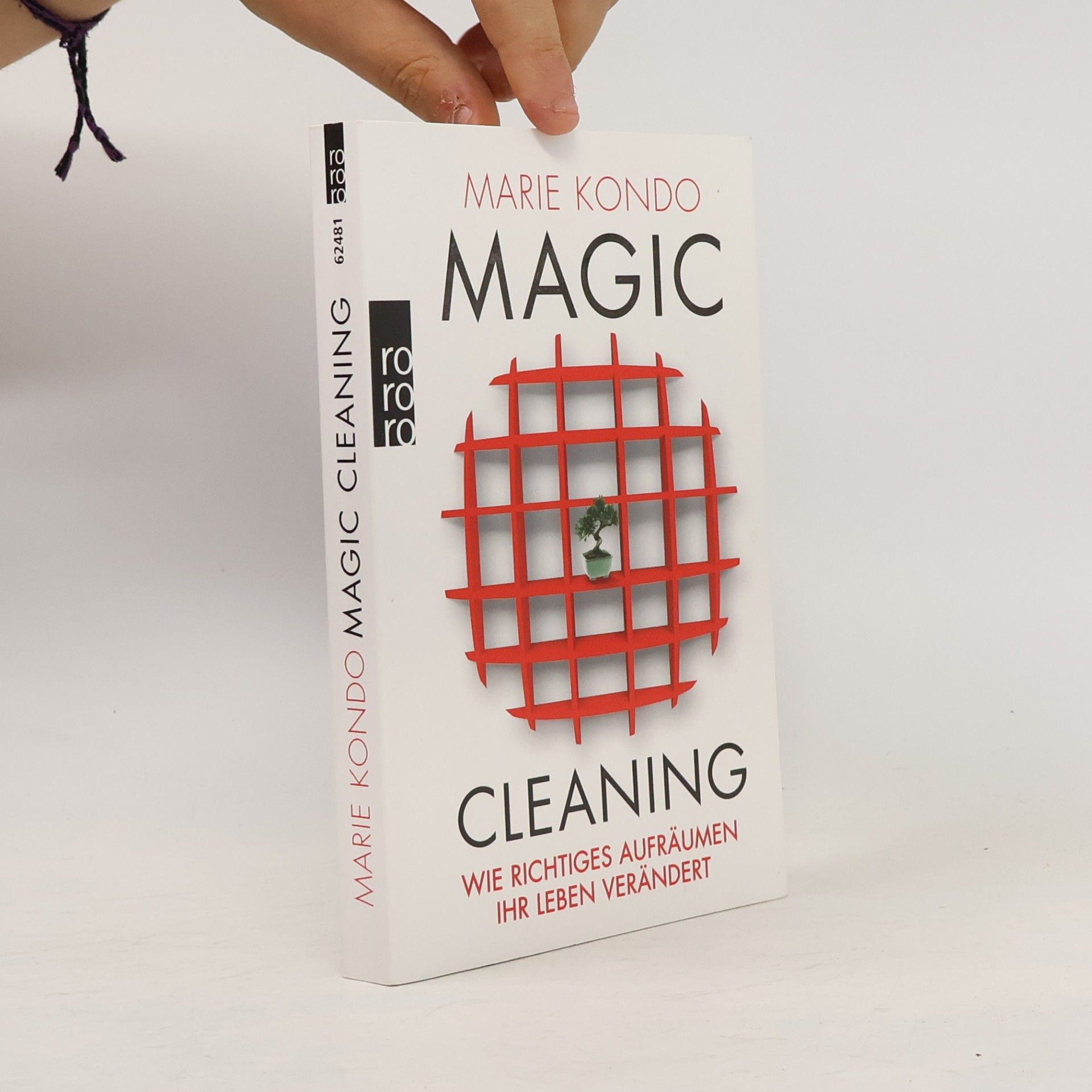 Marie Kondo Magic cleaning