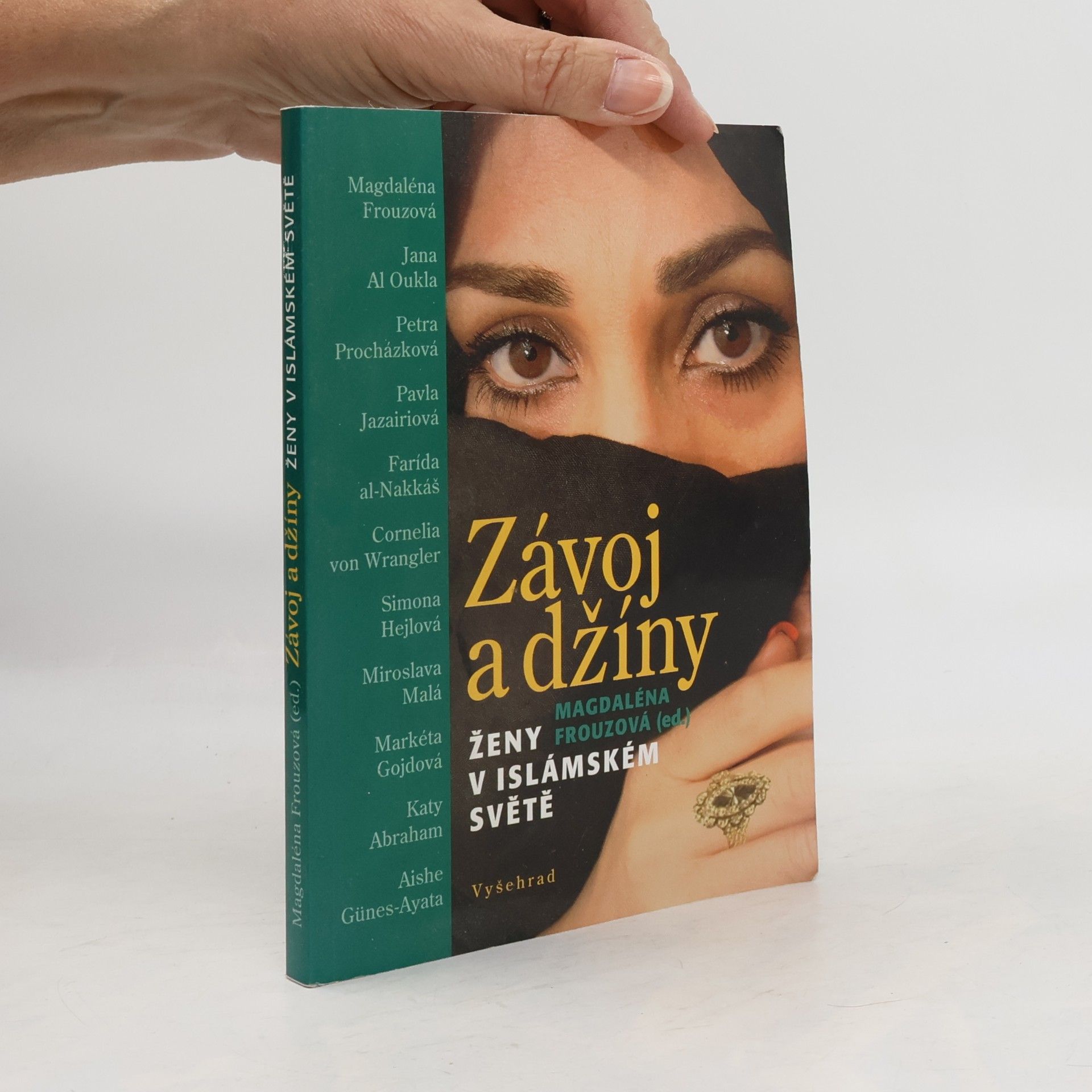 Magdaléna Frouzová Závoj a džíny
