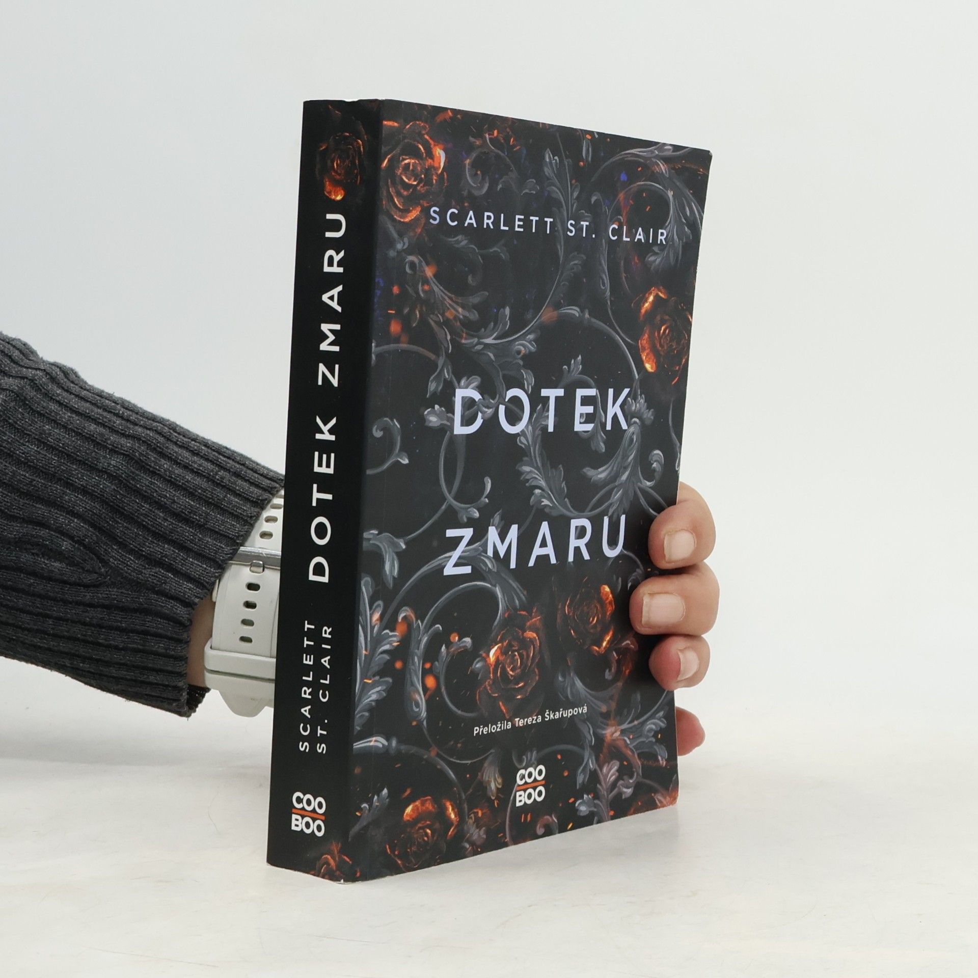 Scarlett St. Clair Dotek zmaru