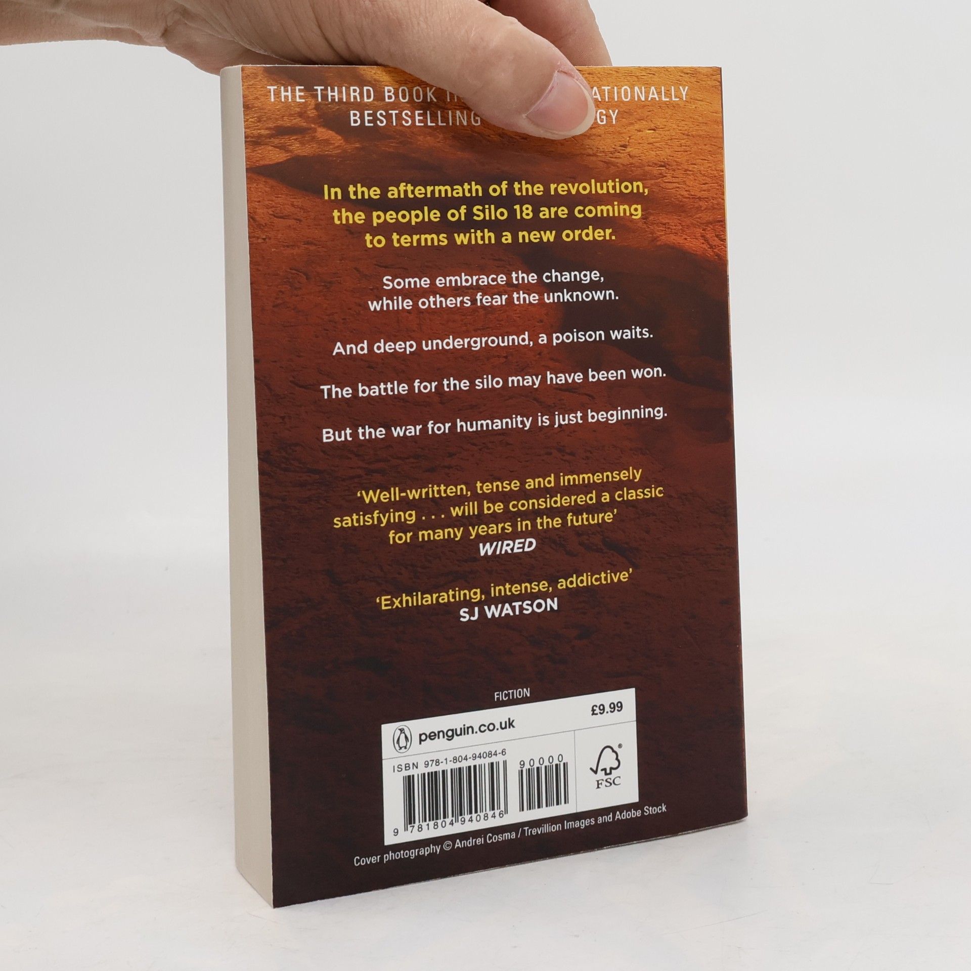 Hugh Howey Dust
