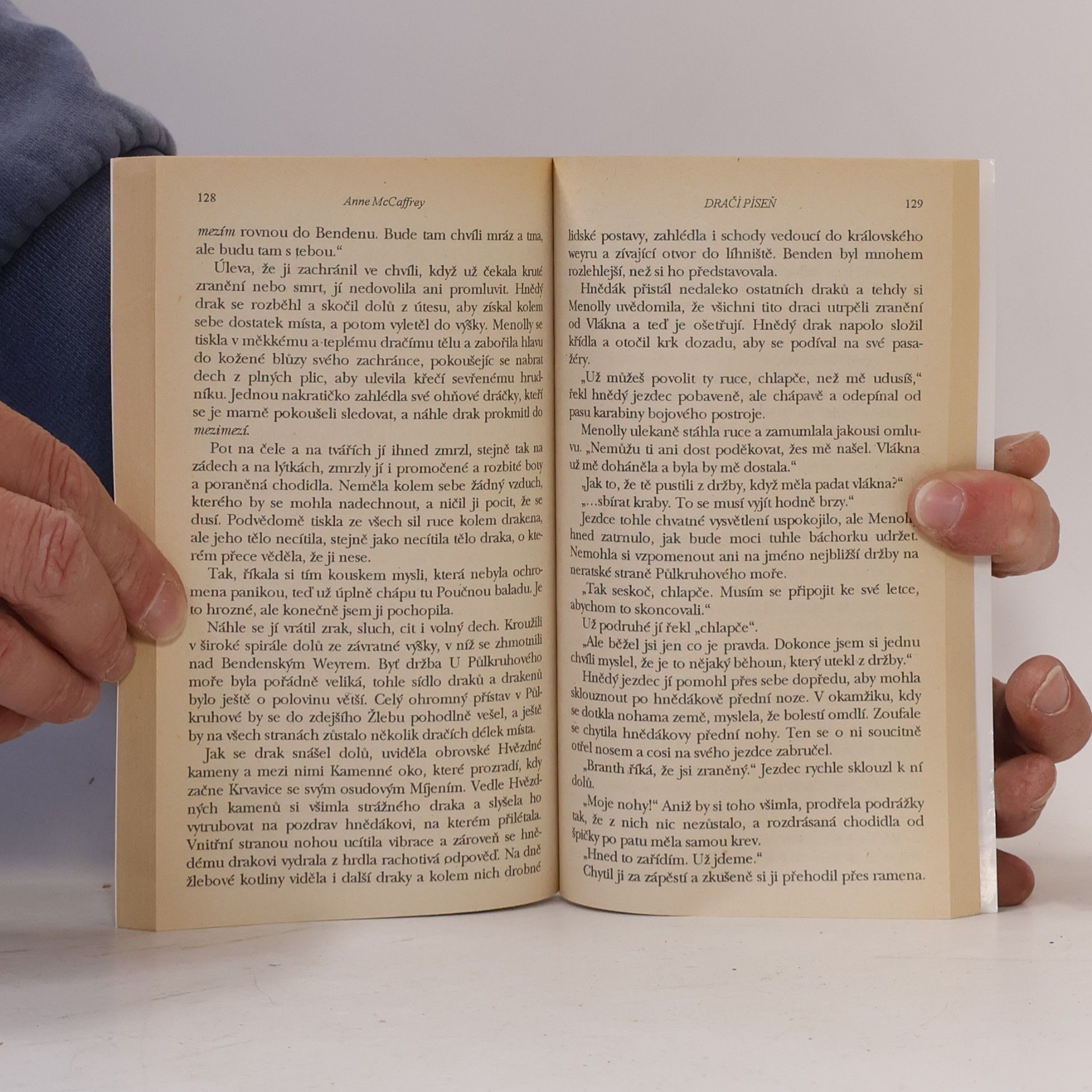 Anne McCaffrey Dračí píseň