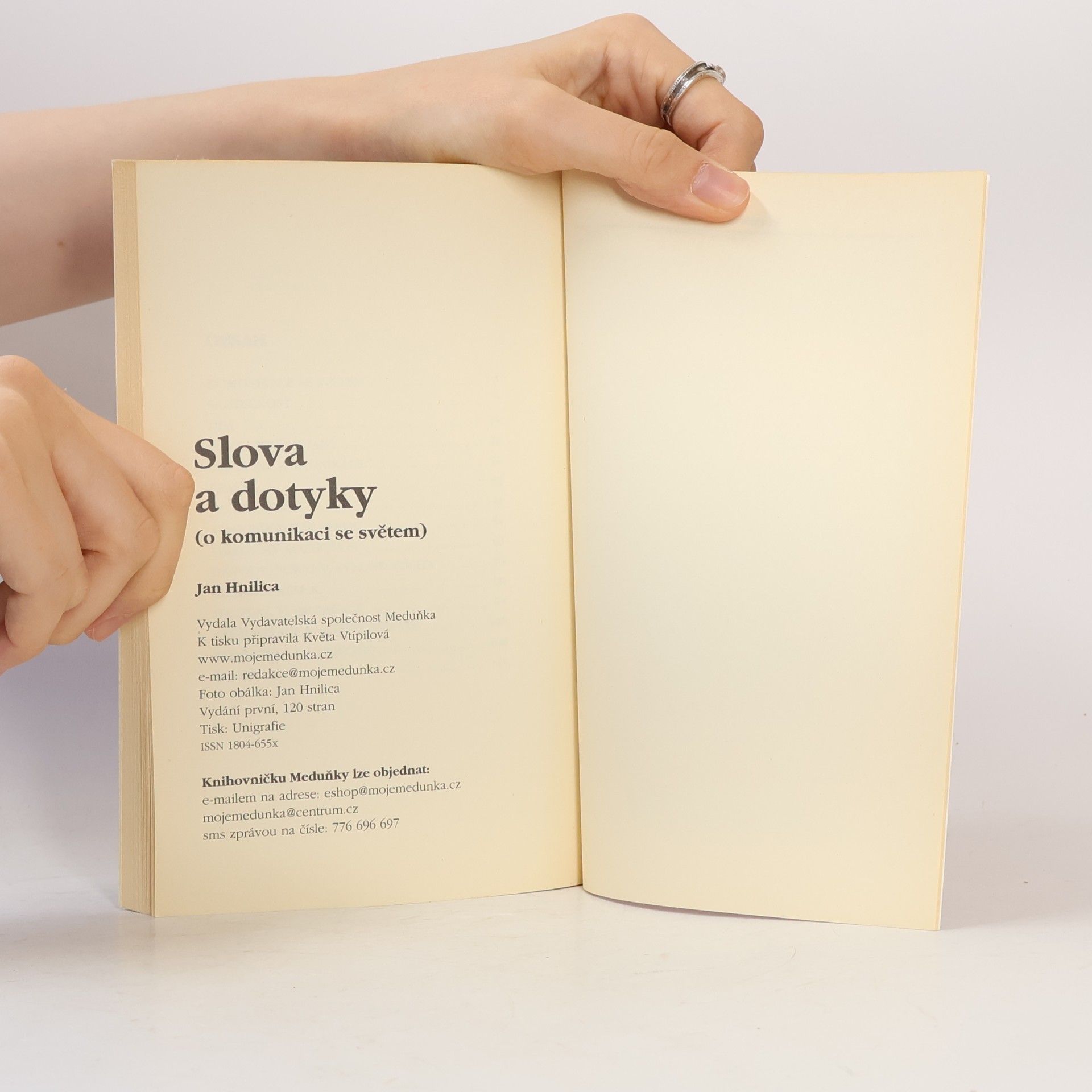 Jan Hnilica Knihovnička Meduňky 9. Slova a dotyky