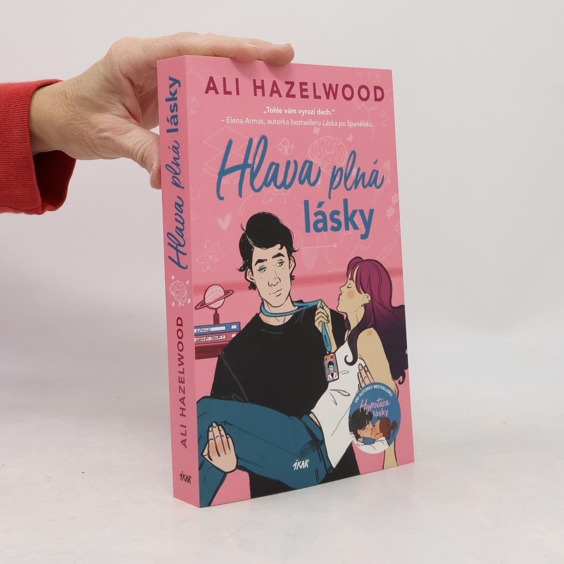 Ali Hazelwood Hlava plná lásky