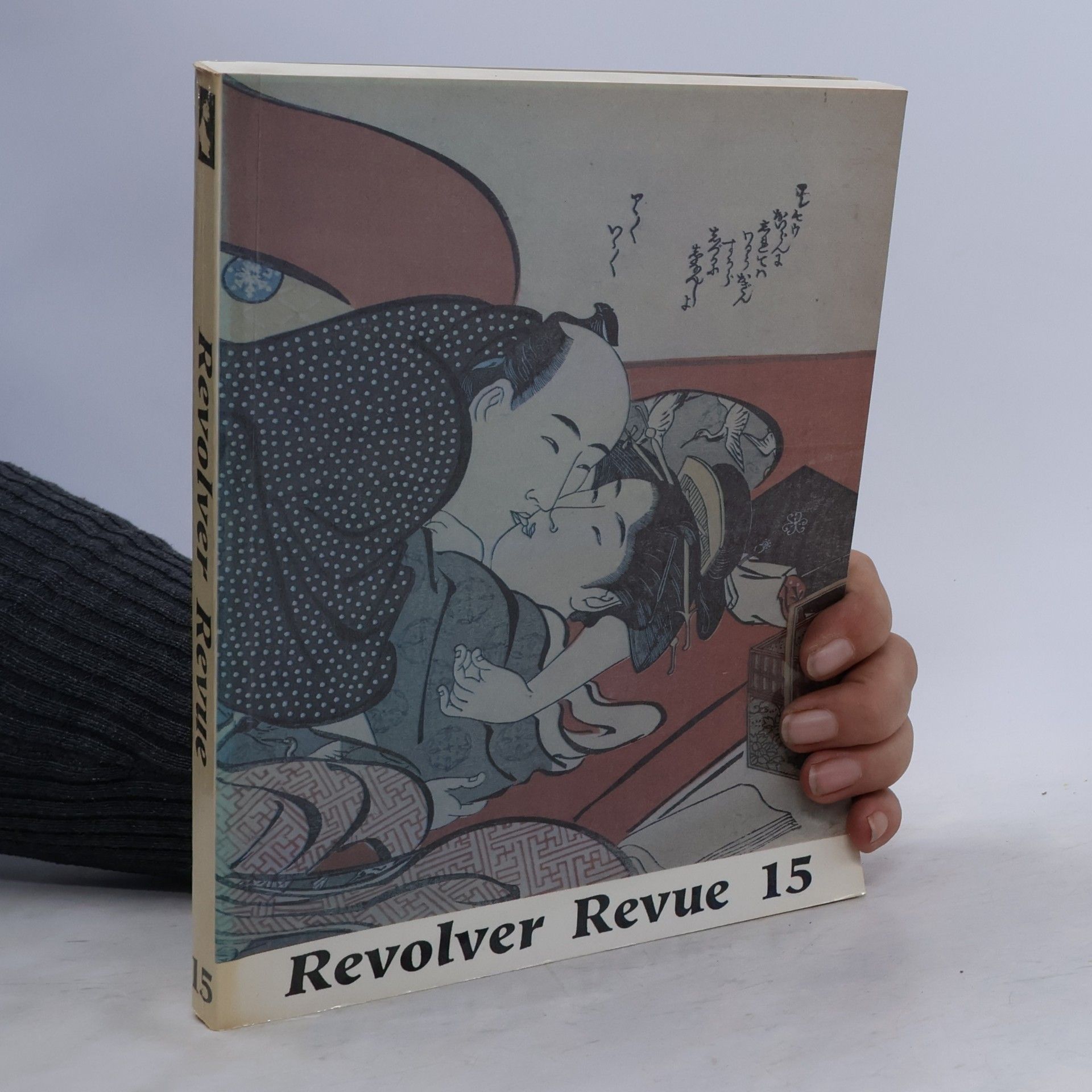 Revolver Revue 15
