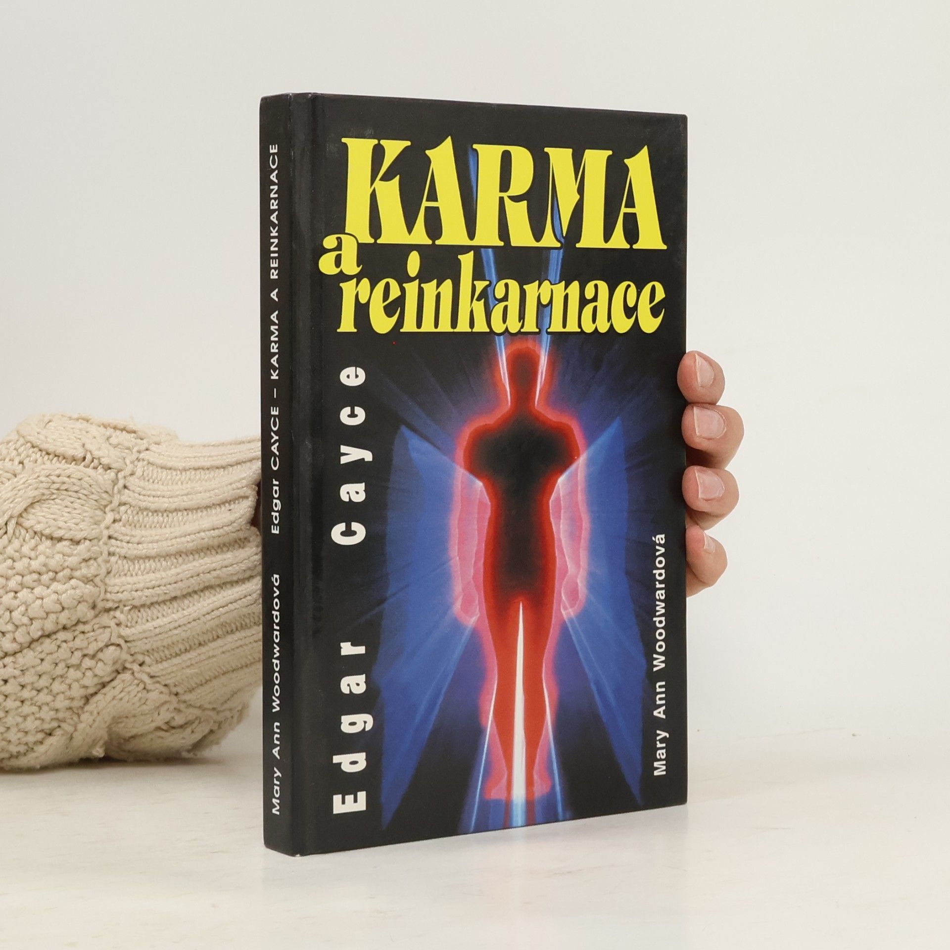 Edgar Cayce : karma a reinkarnace