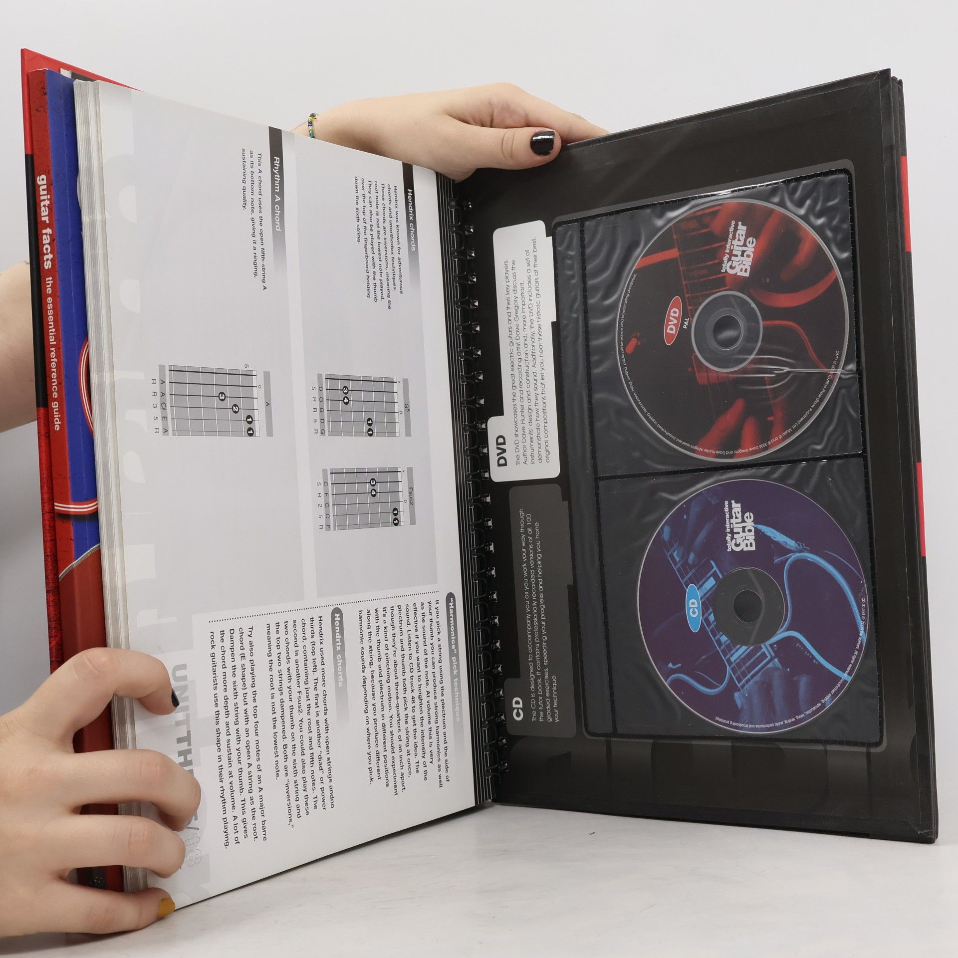 Various authors Totally Interactive Guitar Bible