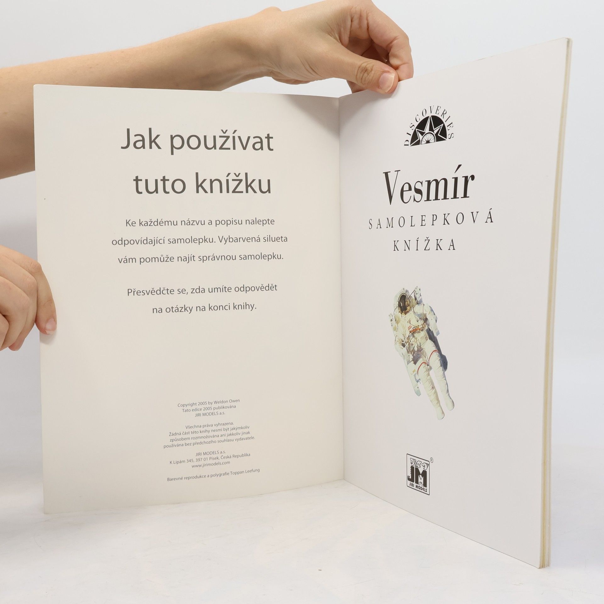 Collectif d'auteurs Vesmír: samolepková knížka