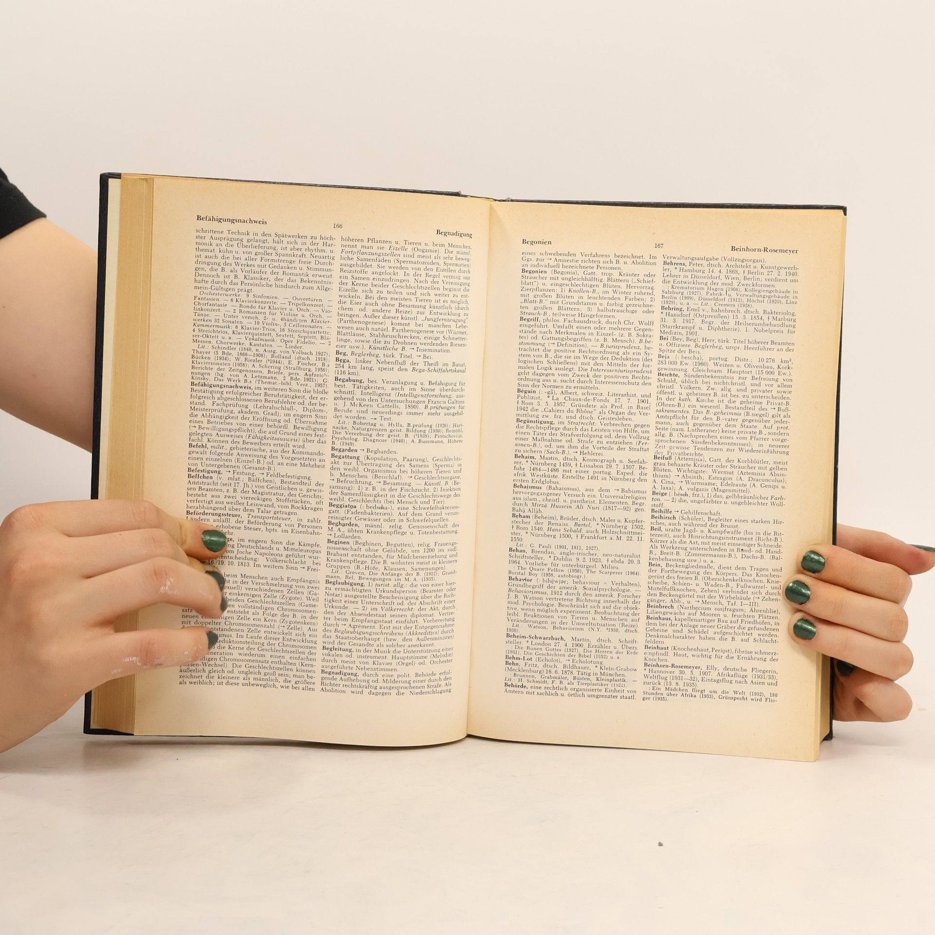 Autorenkollektiv Universal Lexikon A-GI