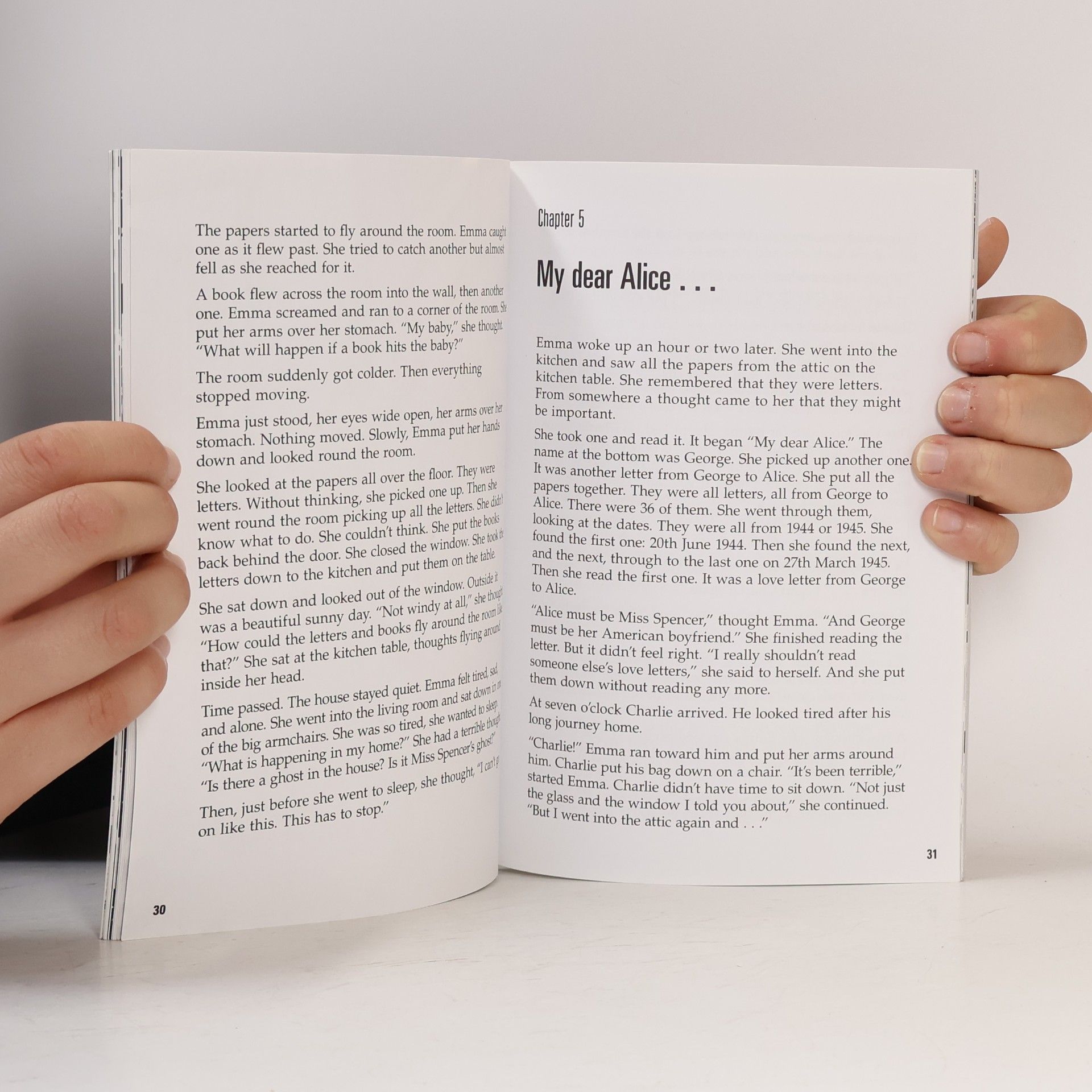 Richard MacAndrew Page Turners - 6: The Picture in the Attic