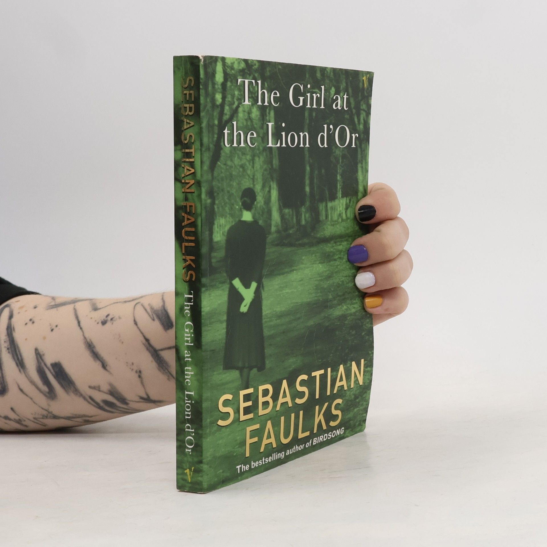 Sebastian Faulks The girl at the Lion d'Or