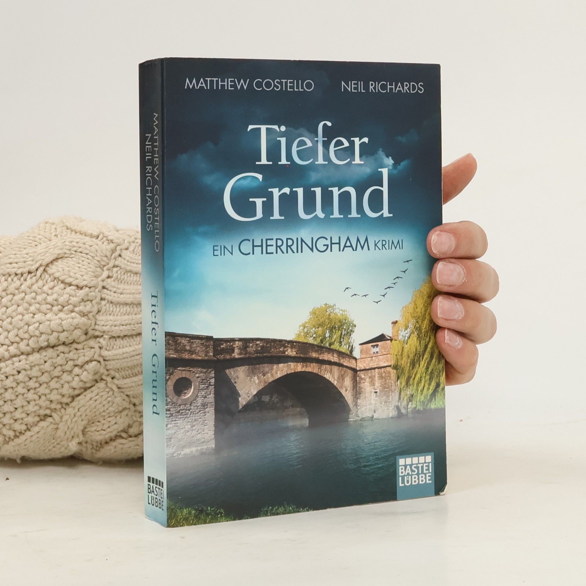 Matthew J. Costello Tiefer Grund