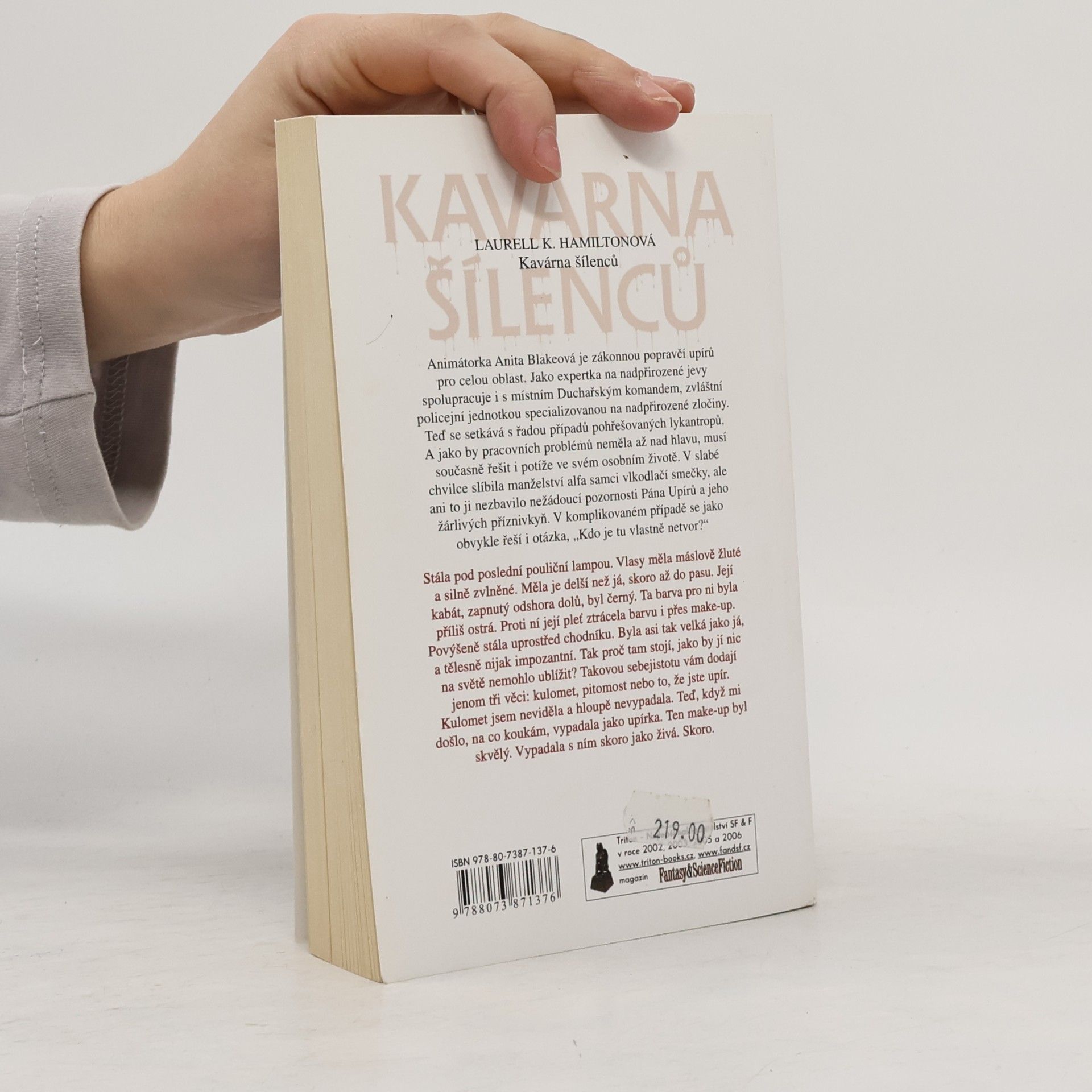 Laurell K. Hamilton Kavárna šílenců