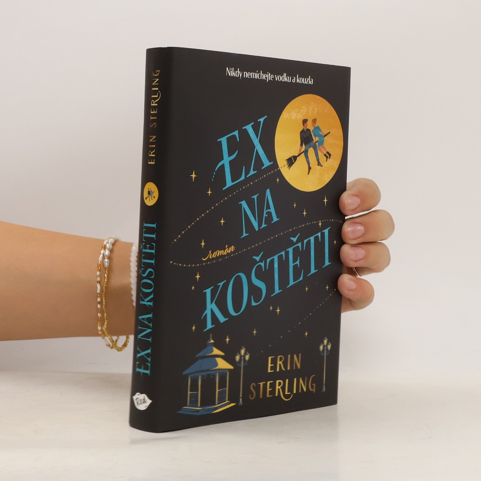 Rachel Hawkins Ex na koštěti
