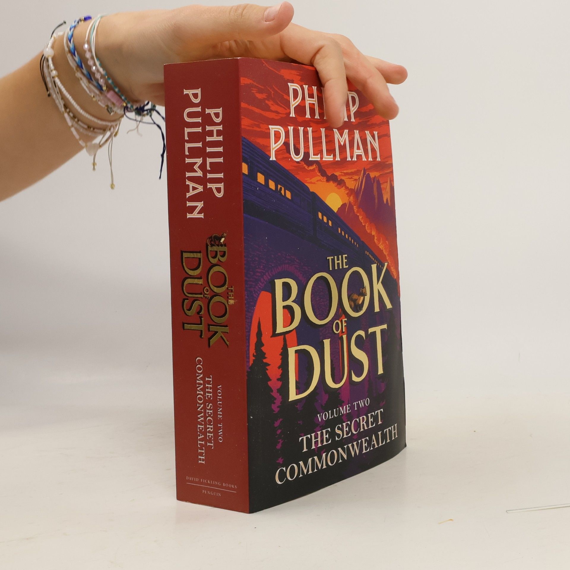 Philip Pullman The book of dust. Volume two, The secret commonwealth
