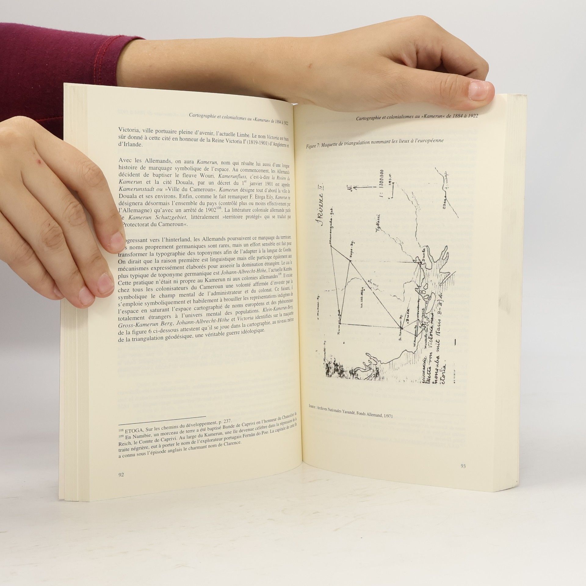 Albert Gouaffo Discours topographiques et constructions identitaires en Afrique et en Europe - approches interdisciplinaires / Topographische Diskurse und identitäre Konstruktionen in Afrika und in Europa - Interdisziplinäre Annäherungen