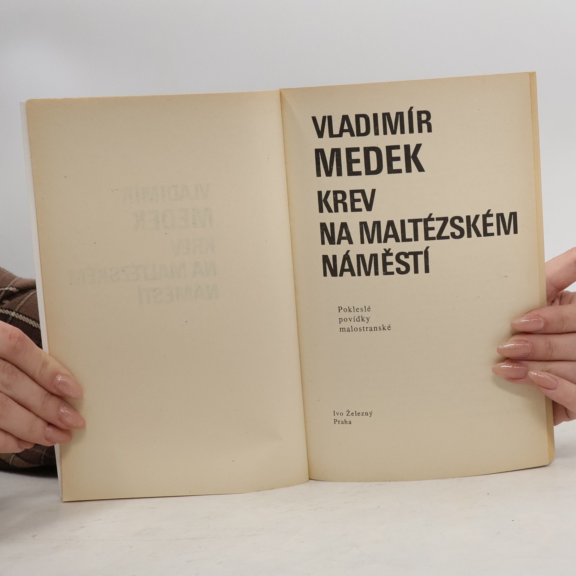 Vladimír Medek Krev na Maltézském náměstí