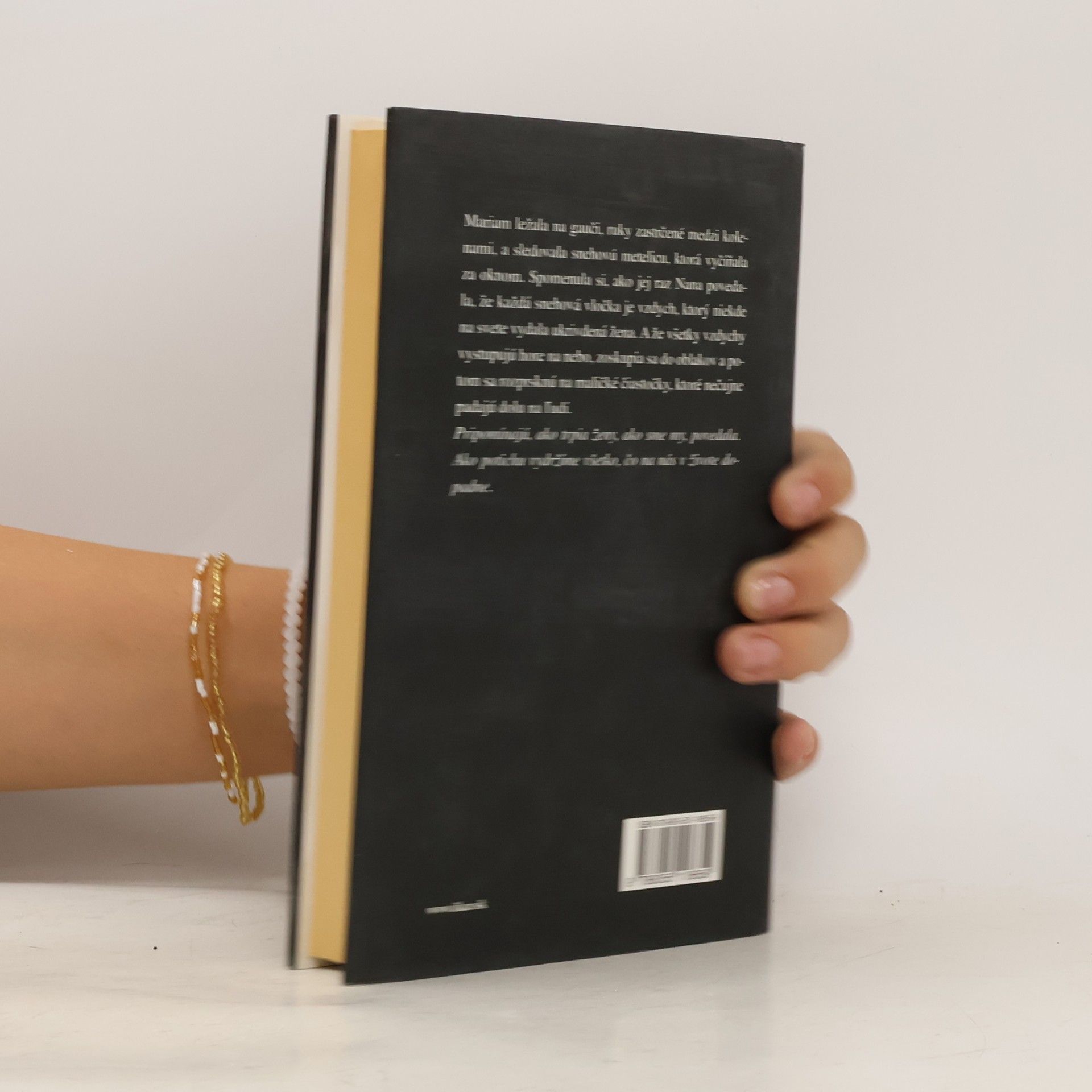 Khaled Hosseini Tisíc žiarivých sĺnk