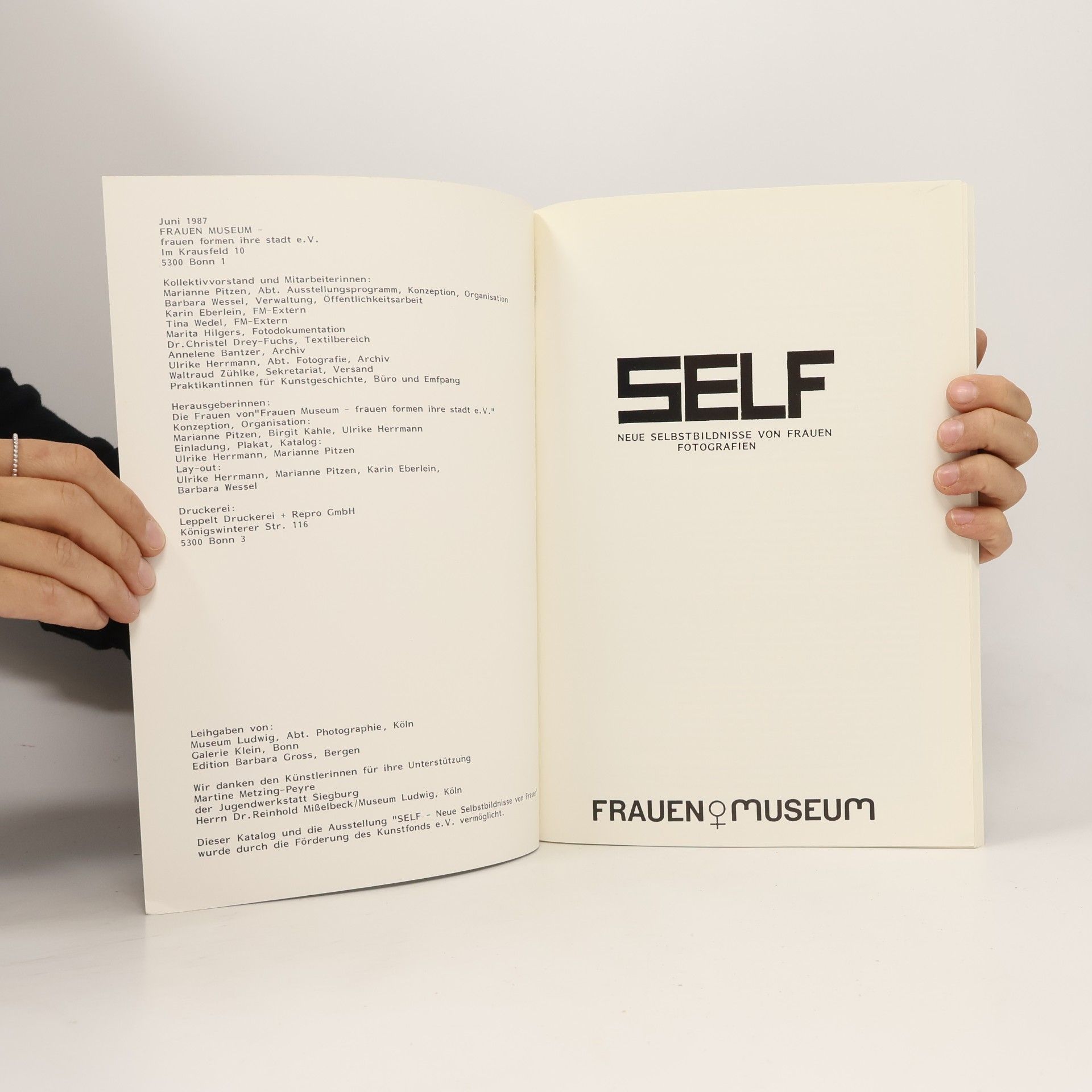kolektiv Self. Neue Selbstbildnisse von Frauen. Fotografien.