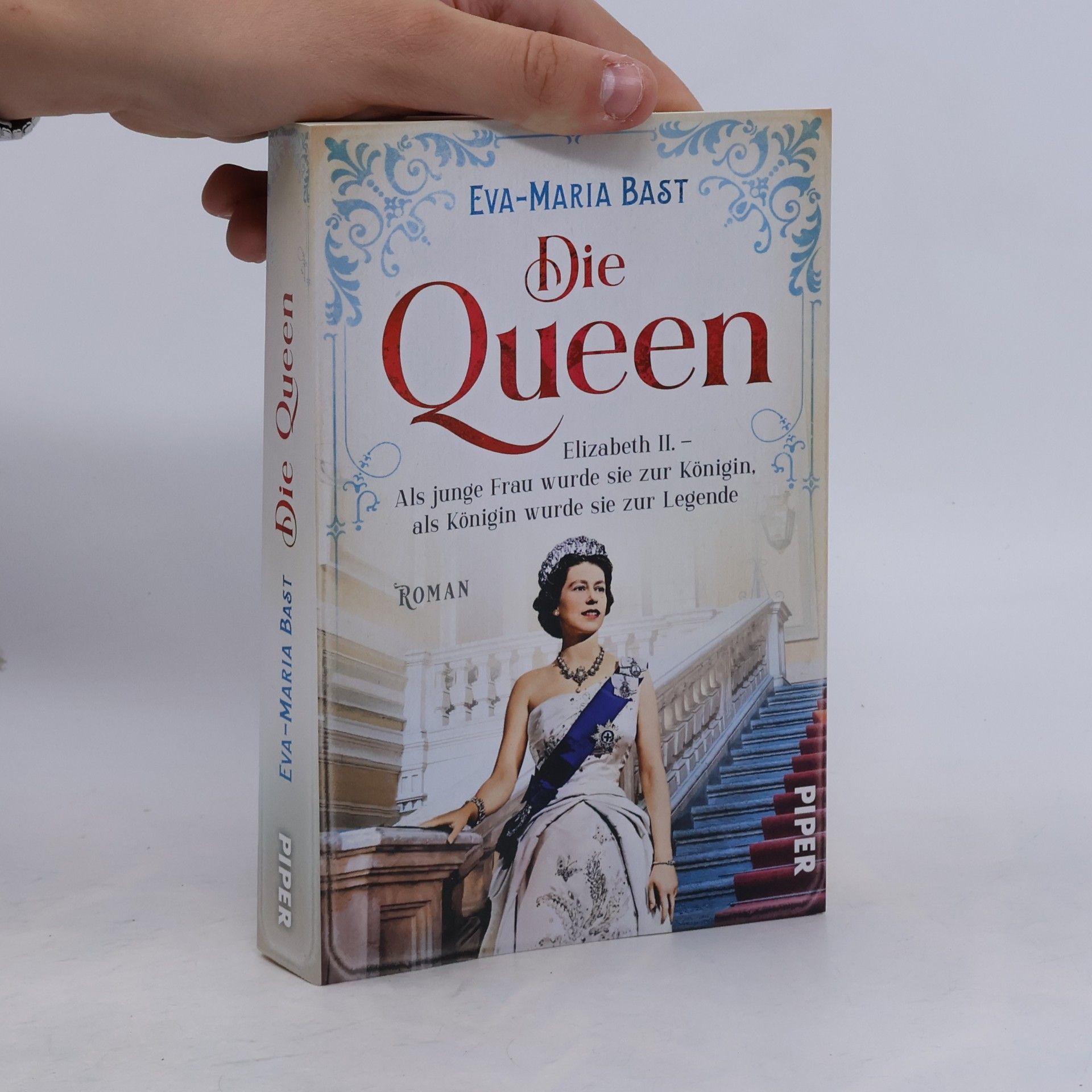 Eva-Maria Bast Die Queen