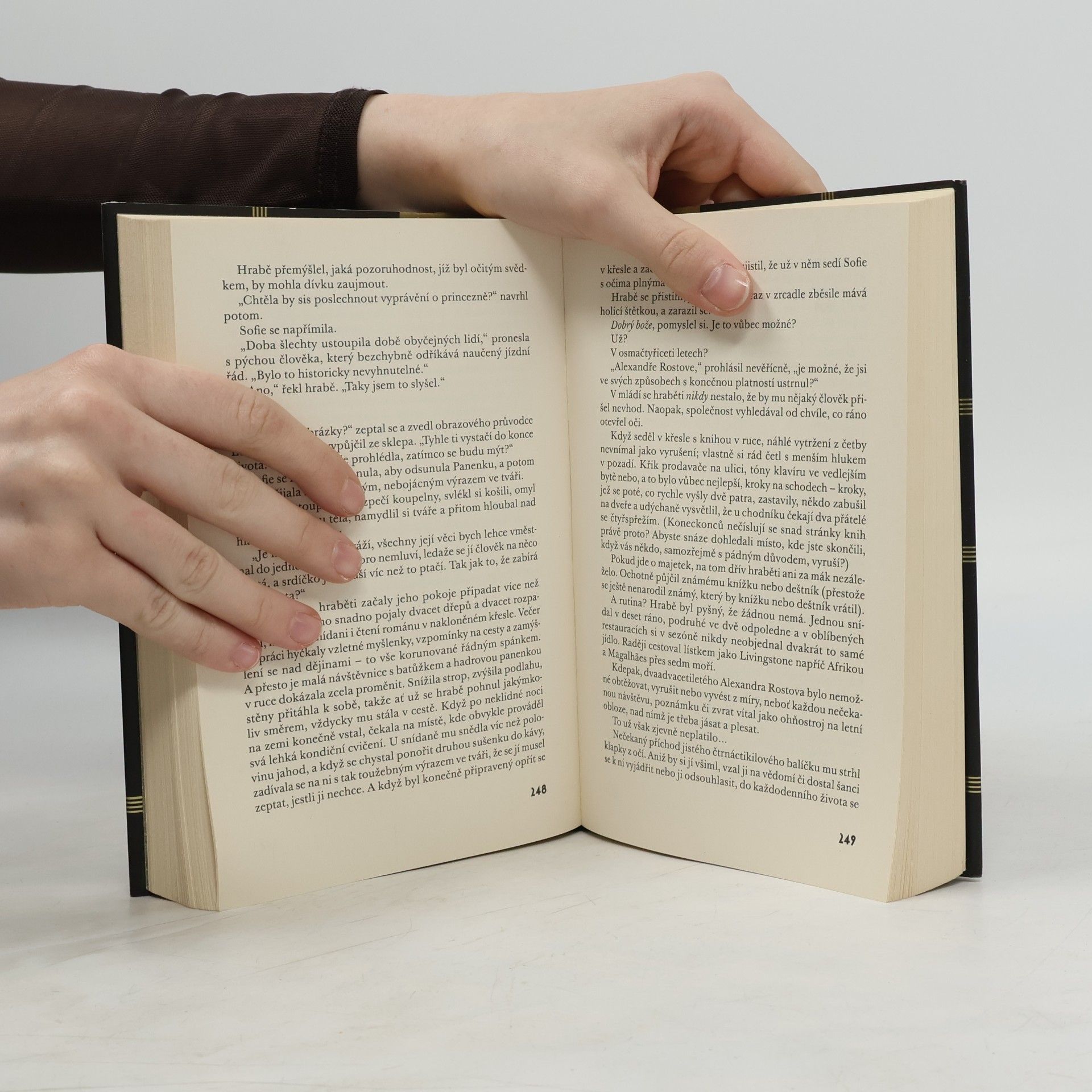 Amor Towles Gentleman v Moskvě