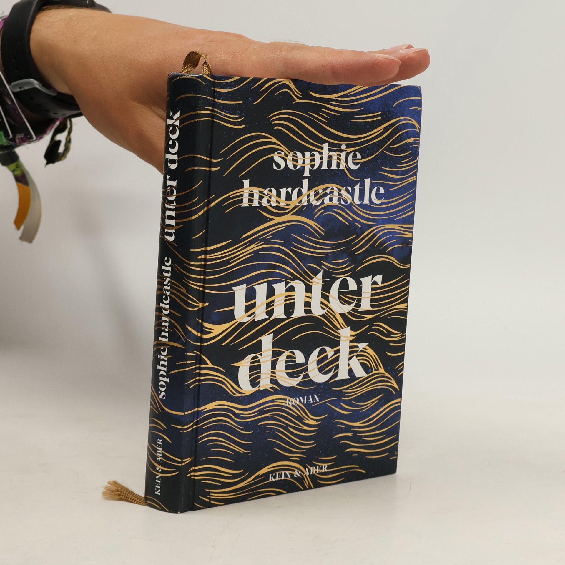 Sophie Hardcastle Unter Deck