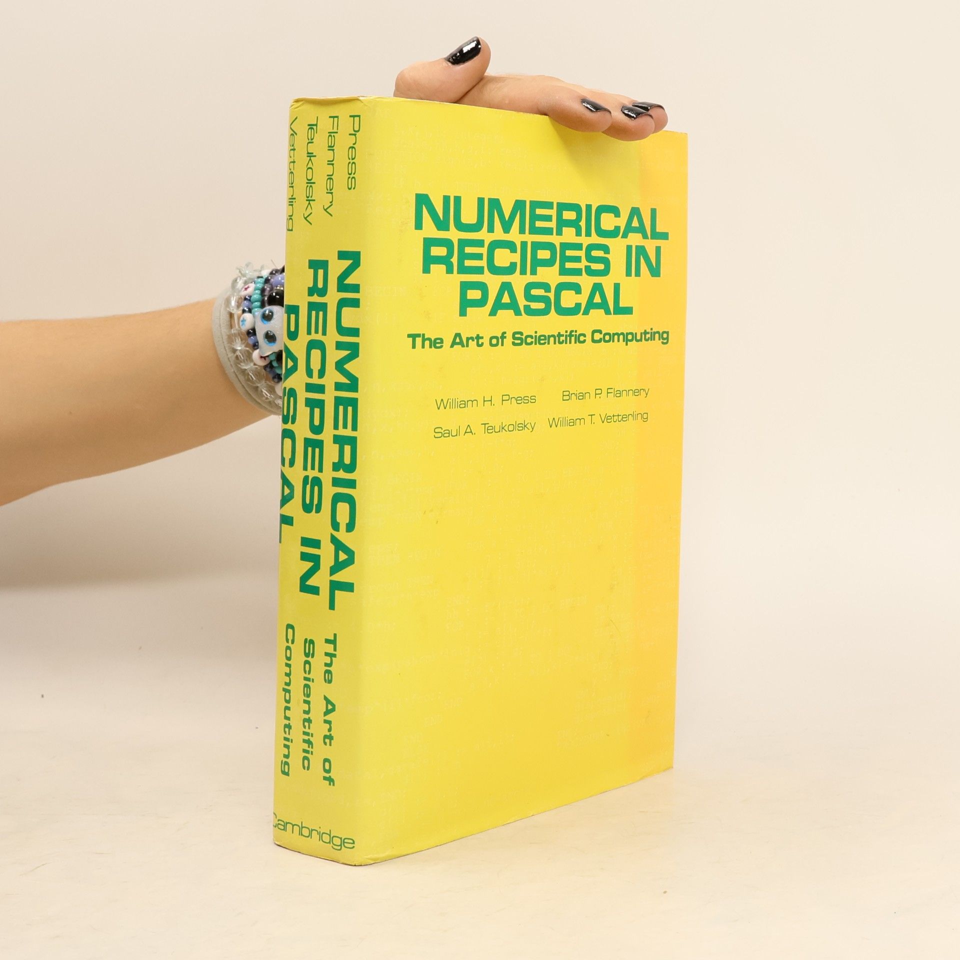 Brian P. Flannery Numerical Recipes in Pascal (First Edition)