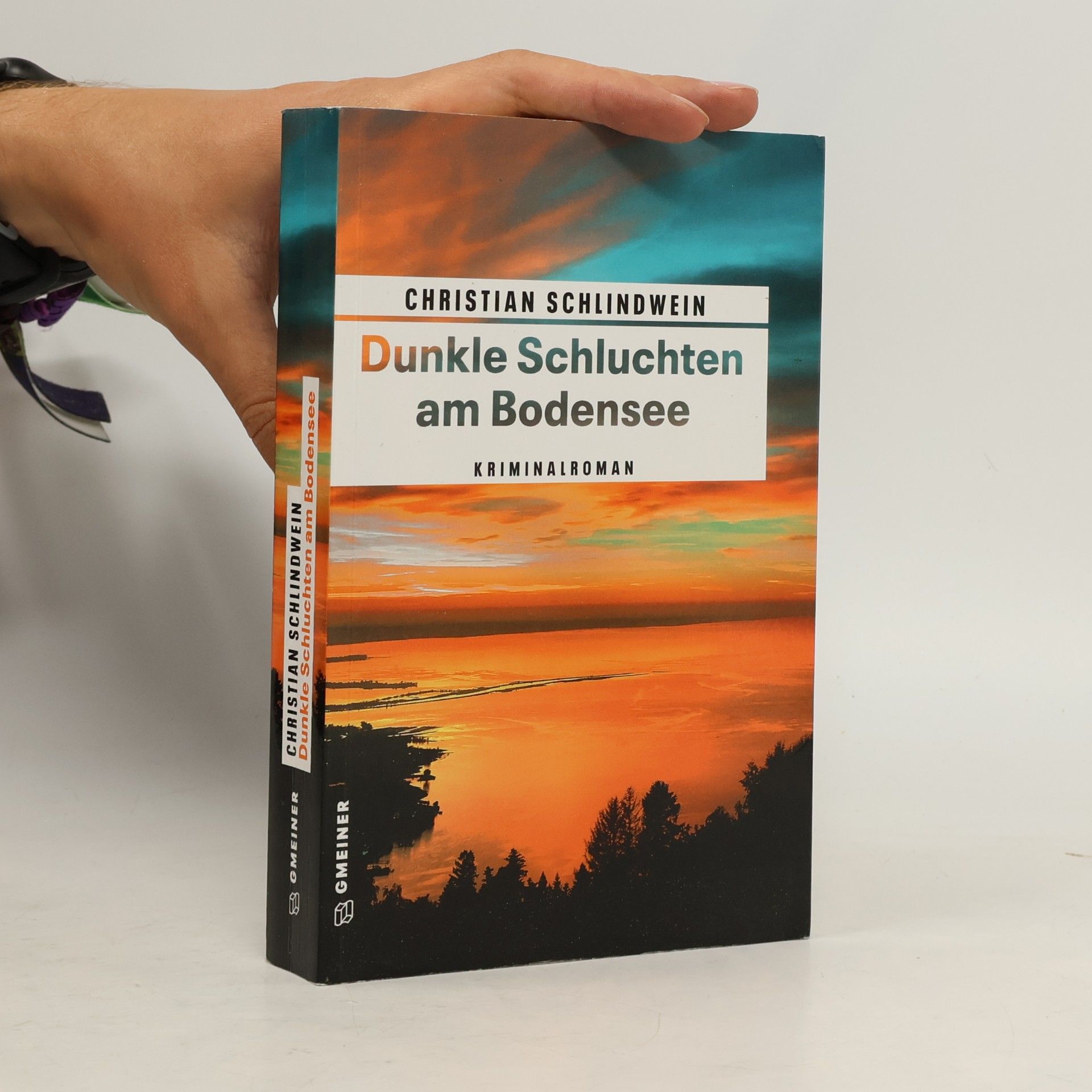 Dunkle Schluchten am Bodensee