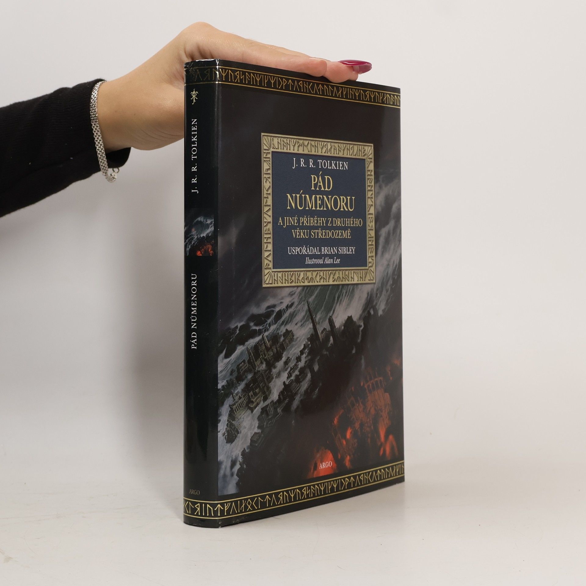 J. R. R. Tolkien Pád Númenoru a jiné příběhy z druhého věku Středozemě