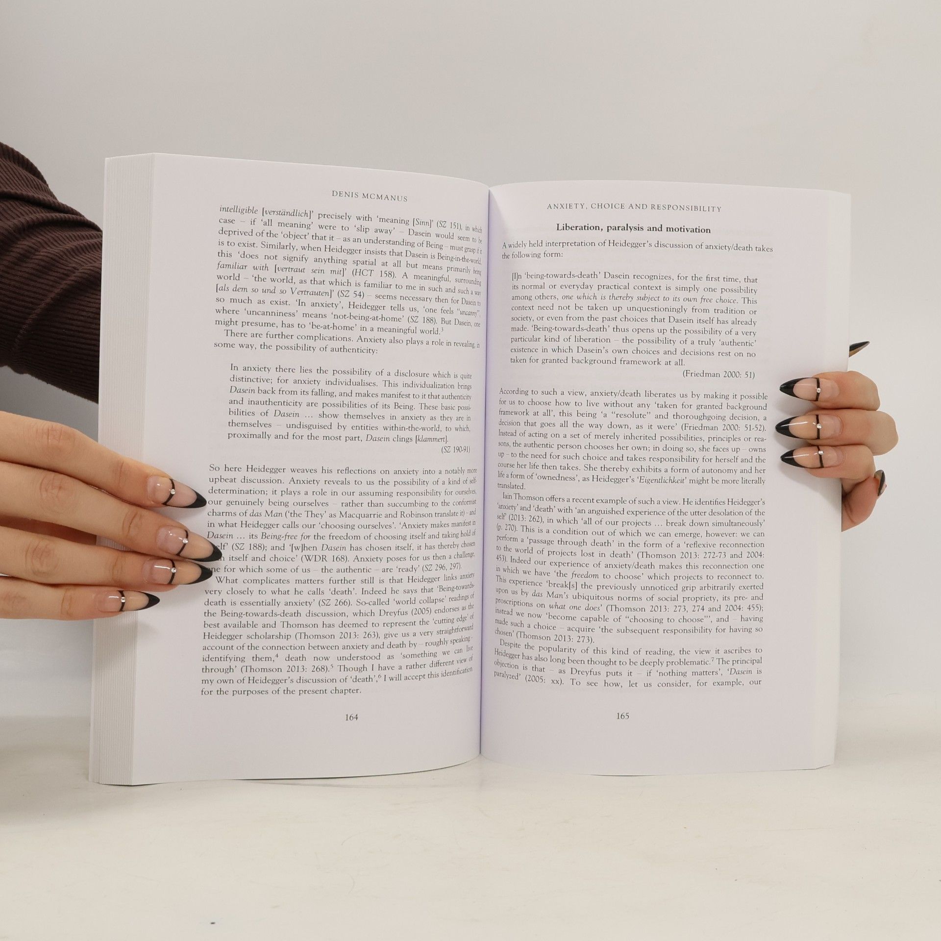 Autor neuveden Heidegger, Authenticity and the Self