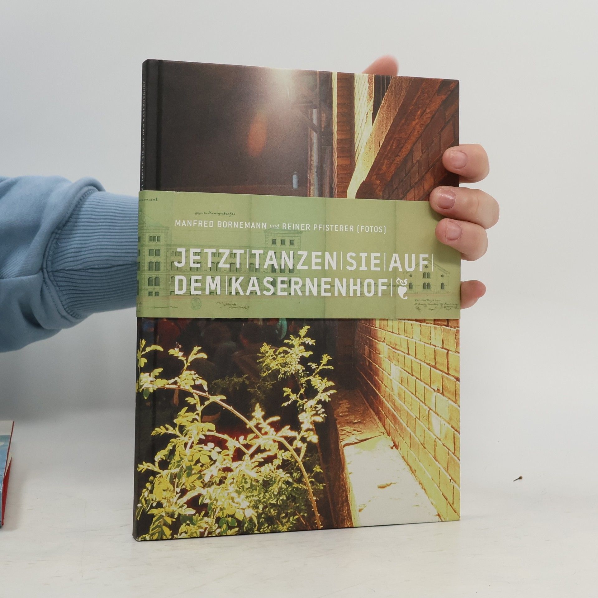 Jetzt tanzen sie auf dem Kasernenhof