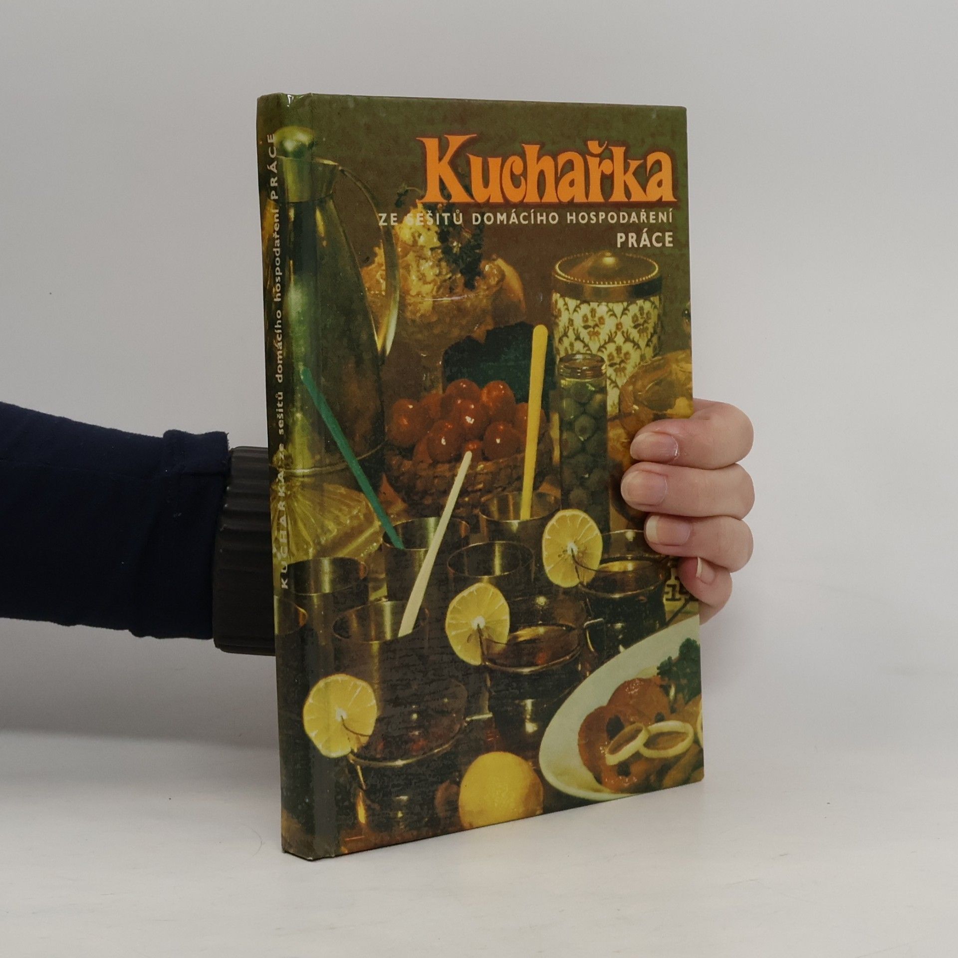 Kuchařka ze sešitů domácího hospodaření