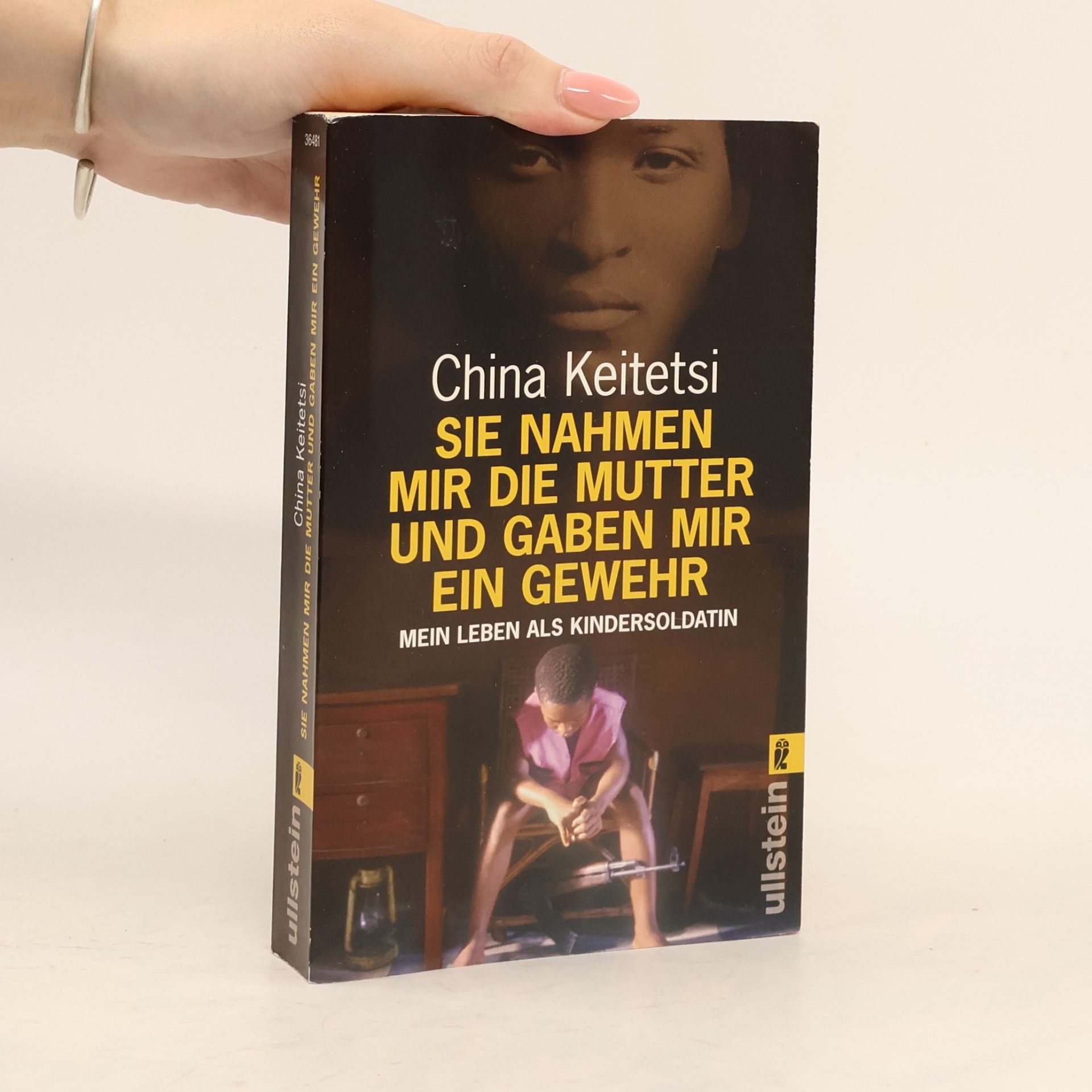 Sie nahmen mir die Mutter und gaben mir ein Gewehr