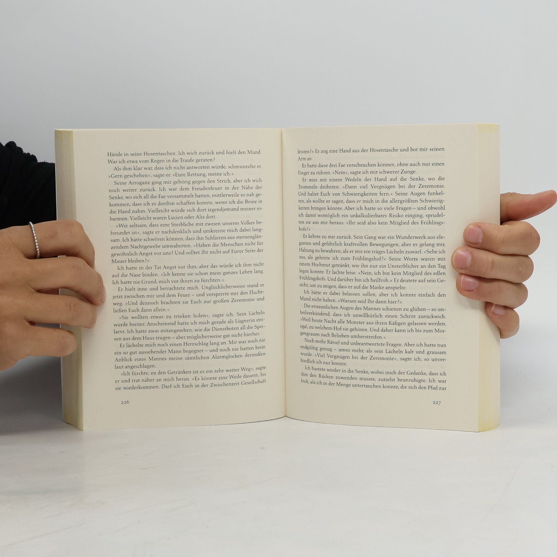 Sarah J. Maas Das Reich der sieben Höfe. Dornen und Rosen
