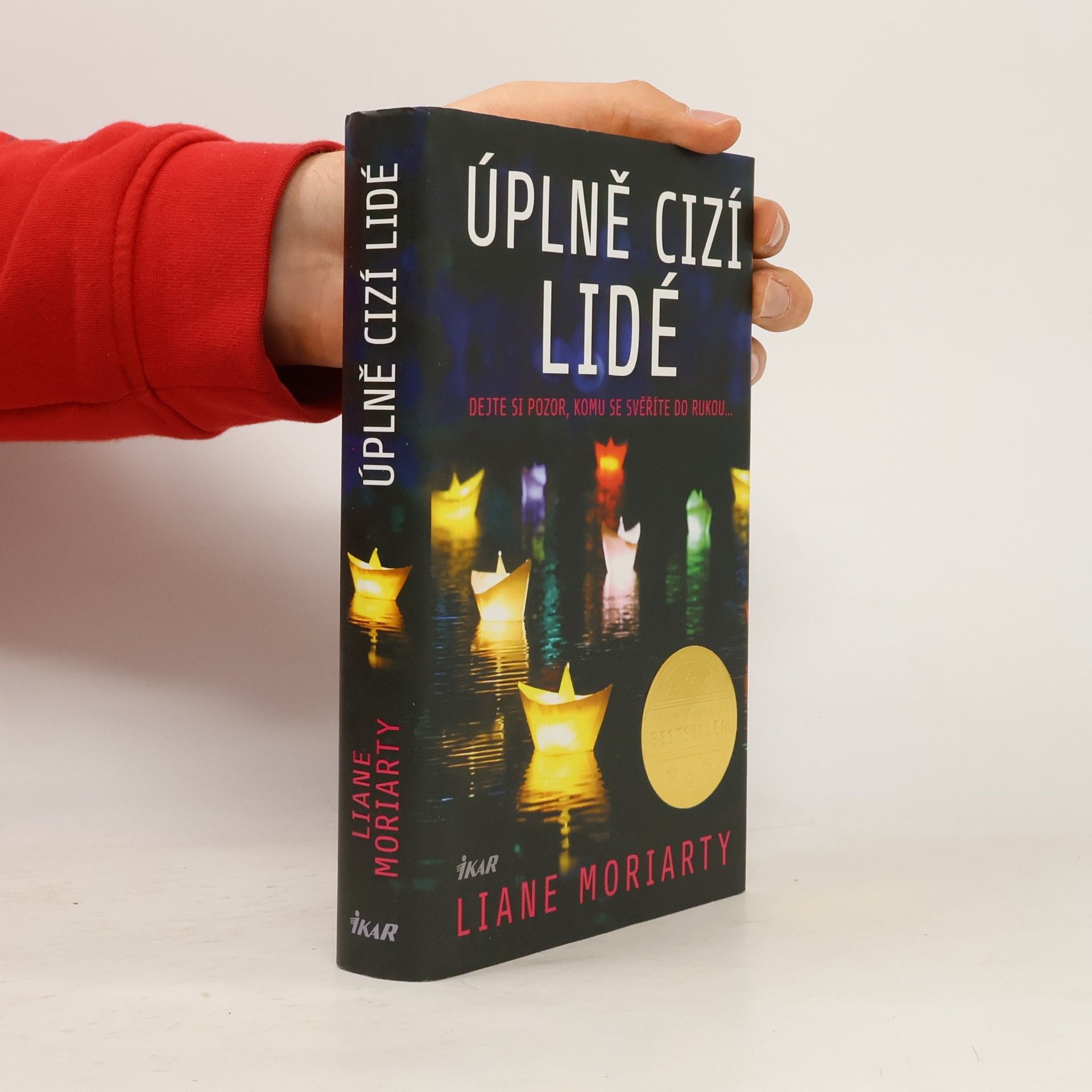 Úplně cizí lidé