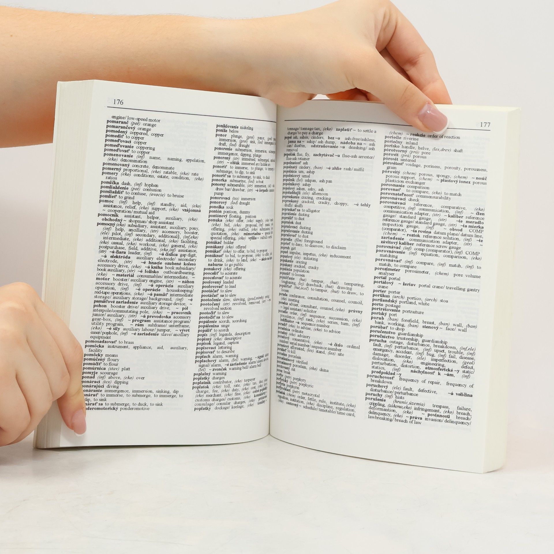 Aliberto Caforio Slovensko-anglický technický slovník = Slovak-English technical dictionary