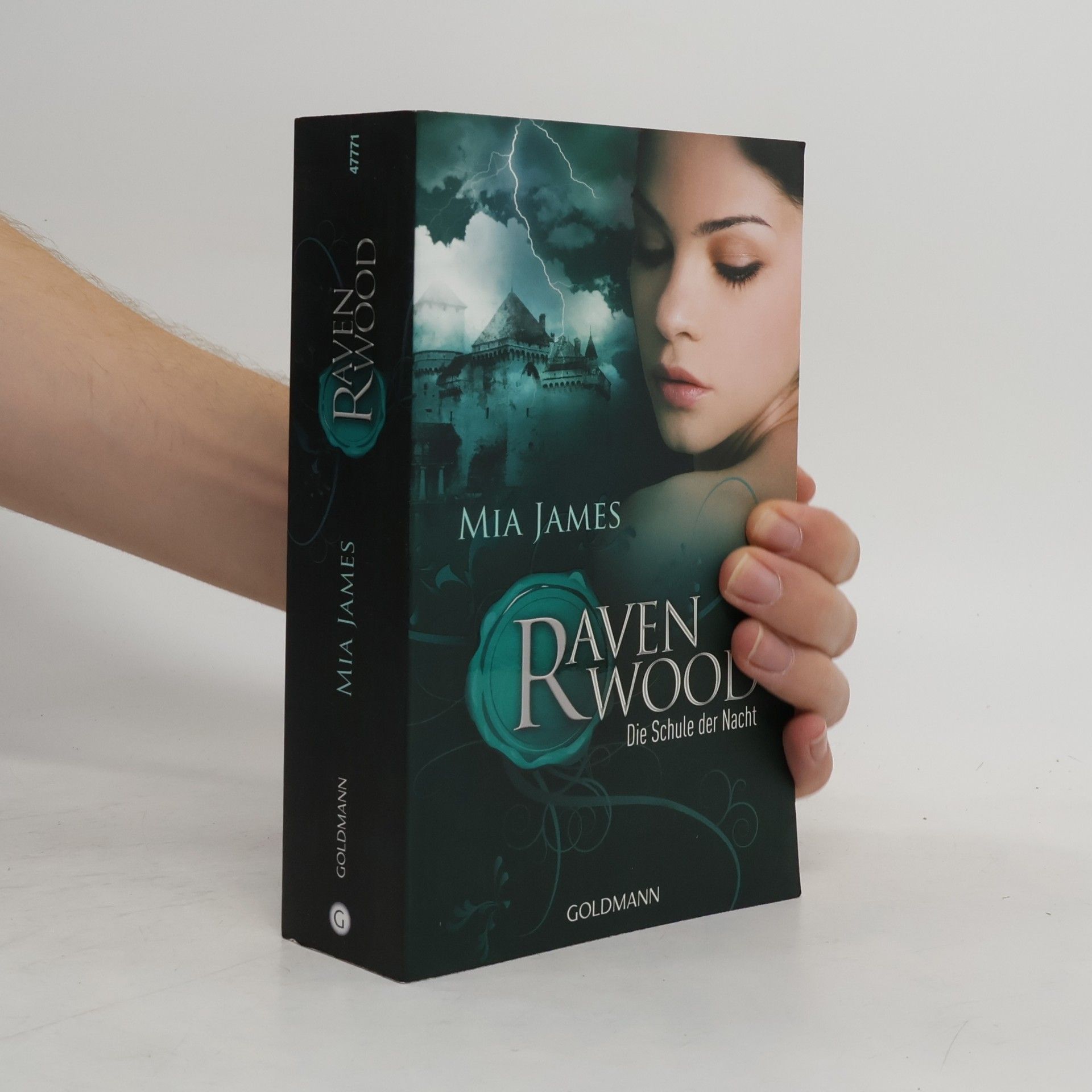 Mia James Ravenwood